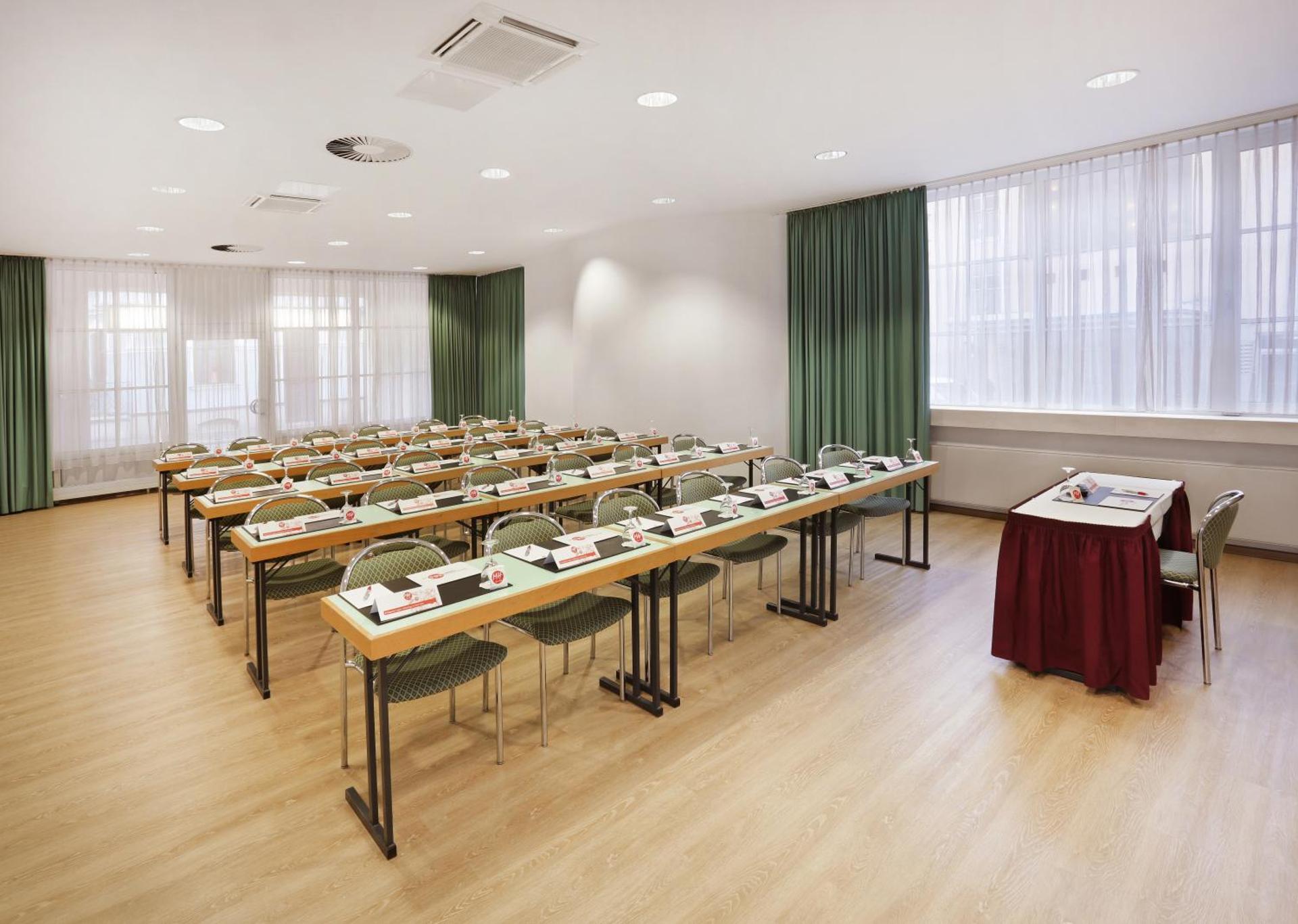 Meeting/conference room