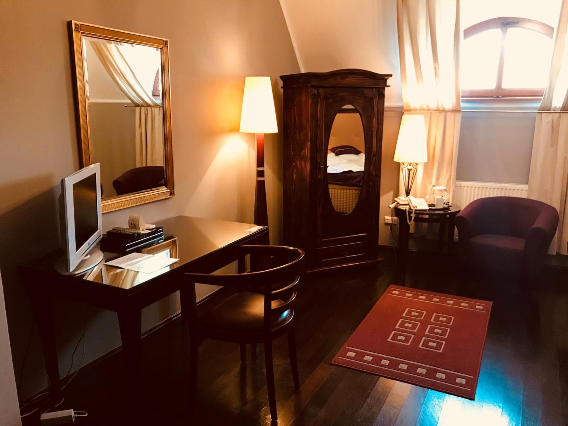 Photo of the whole room