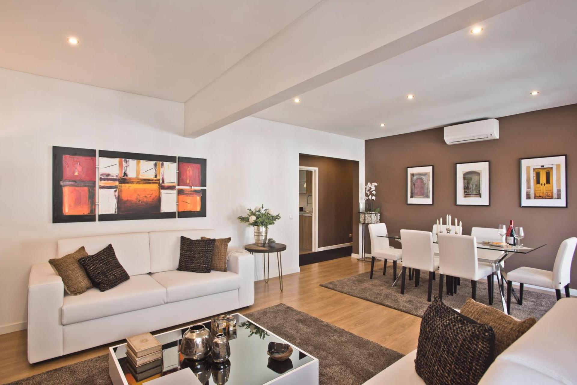 Central Apartment 127 by Saboia Collection