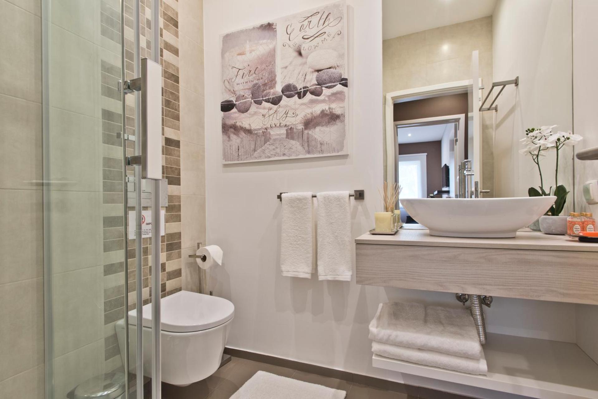 Central Apartment 127 by Saboia Collection