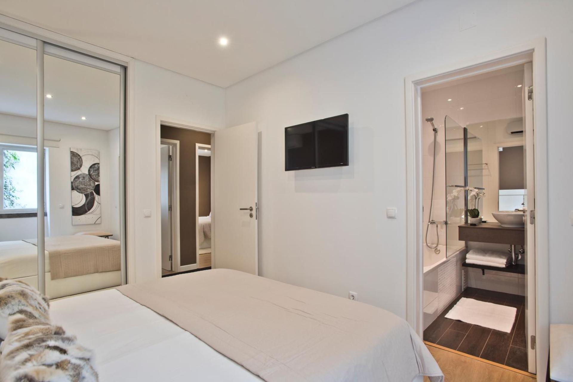 Central Apartment 127 by Saboia Collection