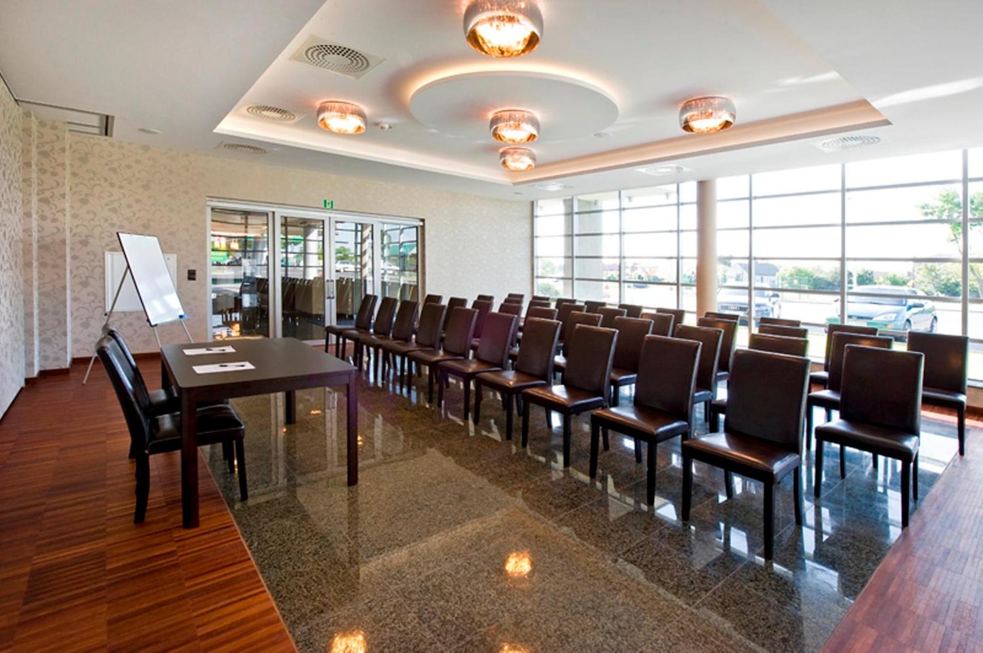 Meeting/conference room