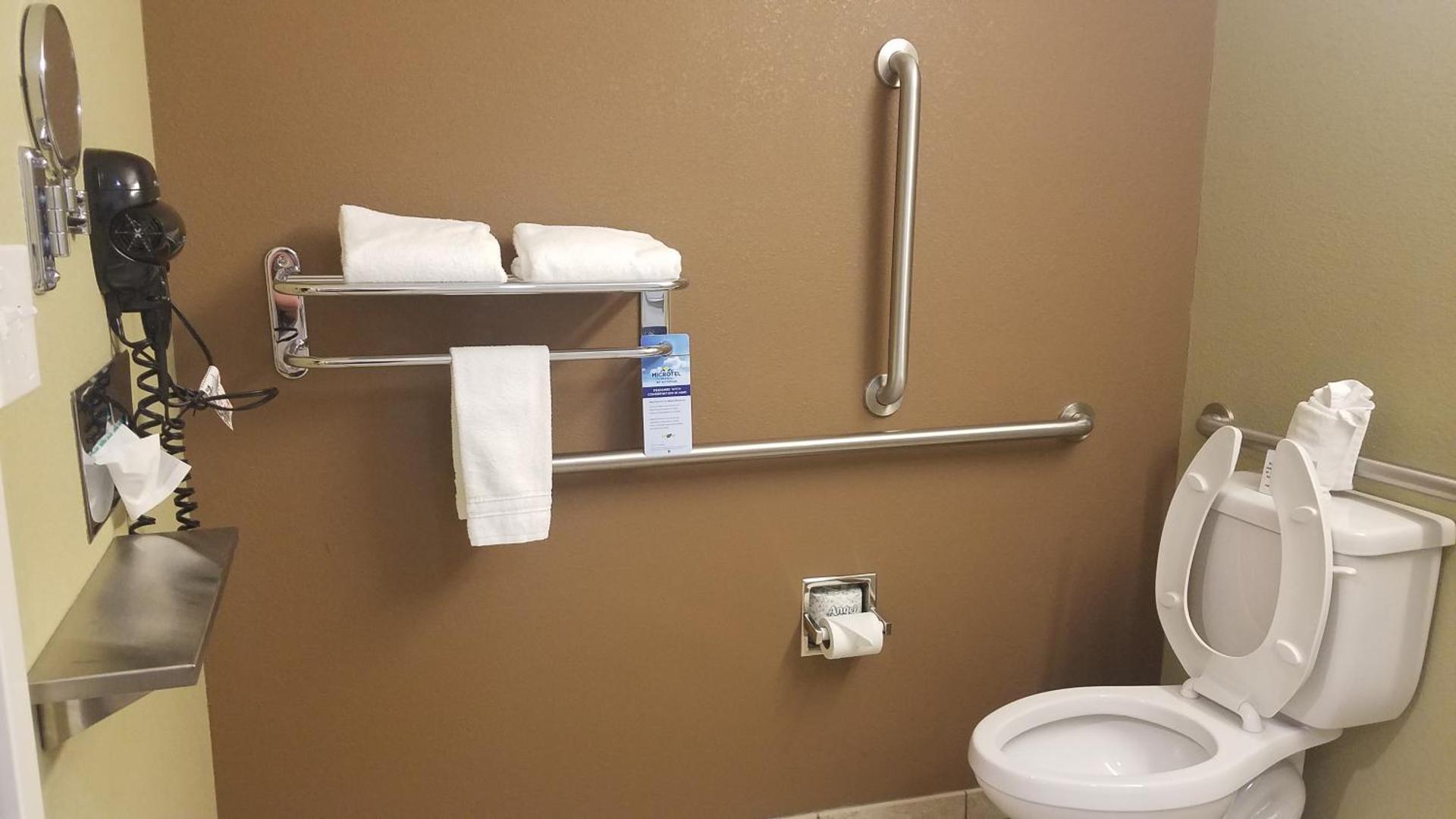 Queen Room - Disability Access