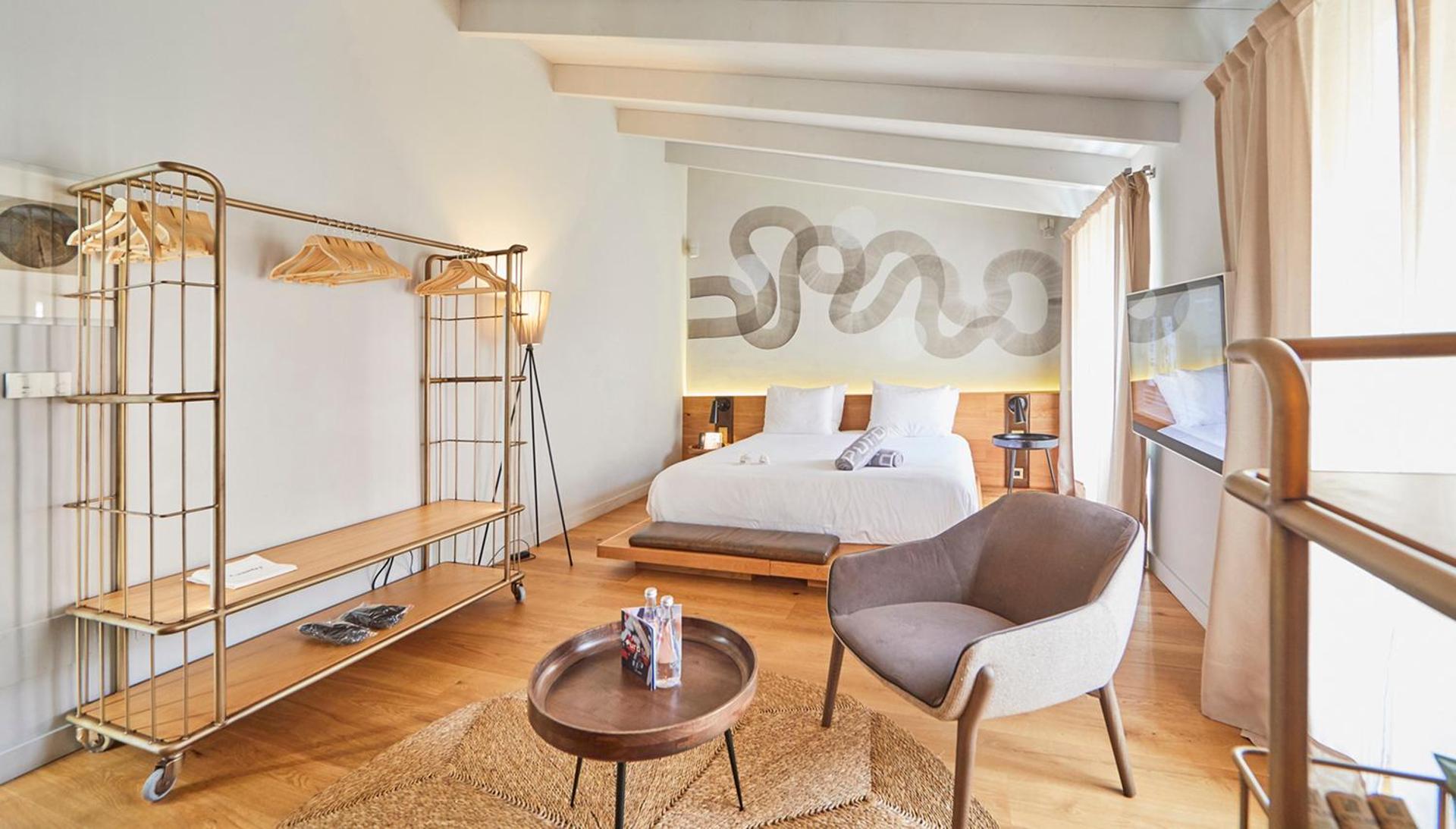 Photo of the whole room