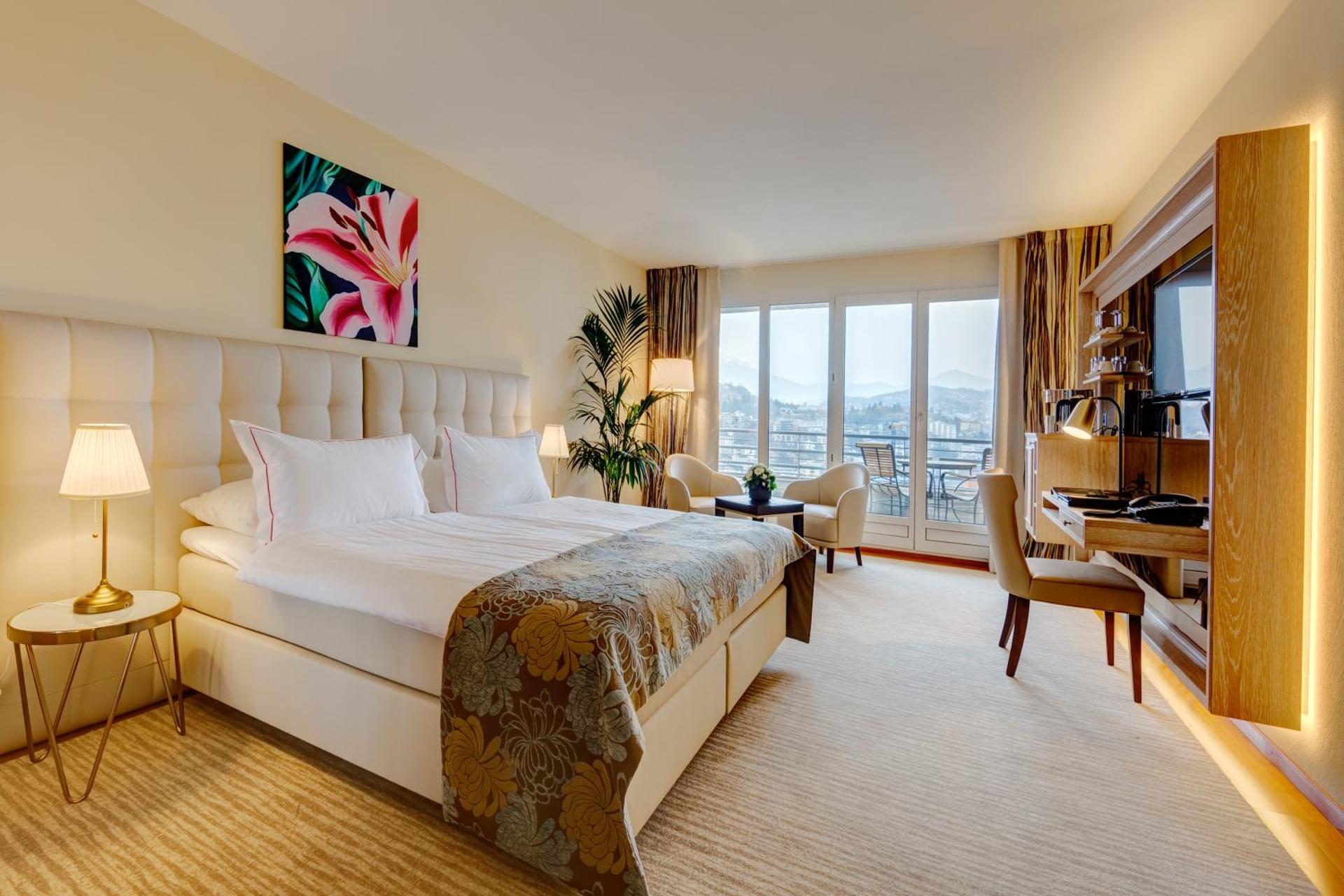 Photo of the whole room