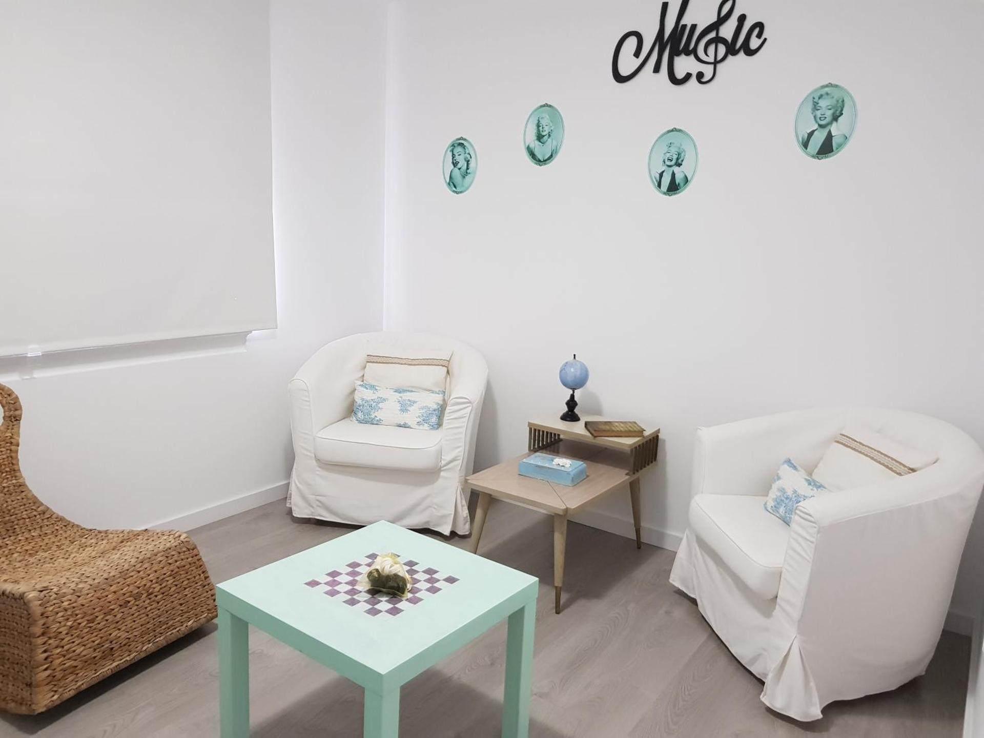 Communal lounge/ TV room