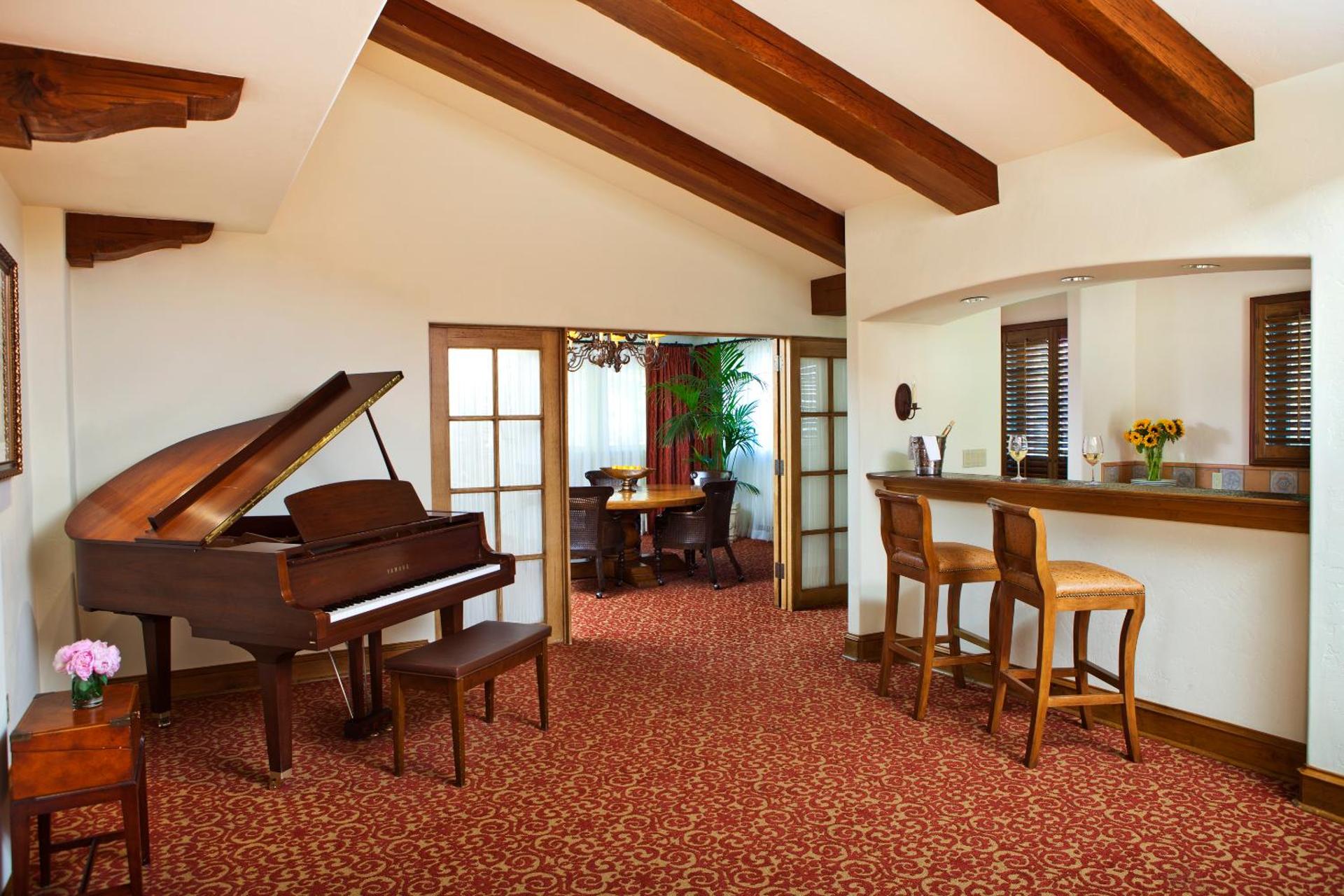 Photo of the whole room