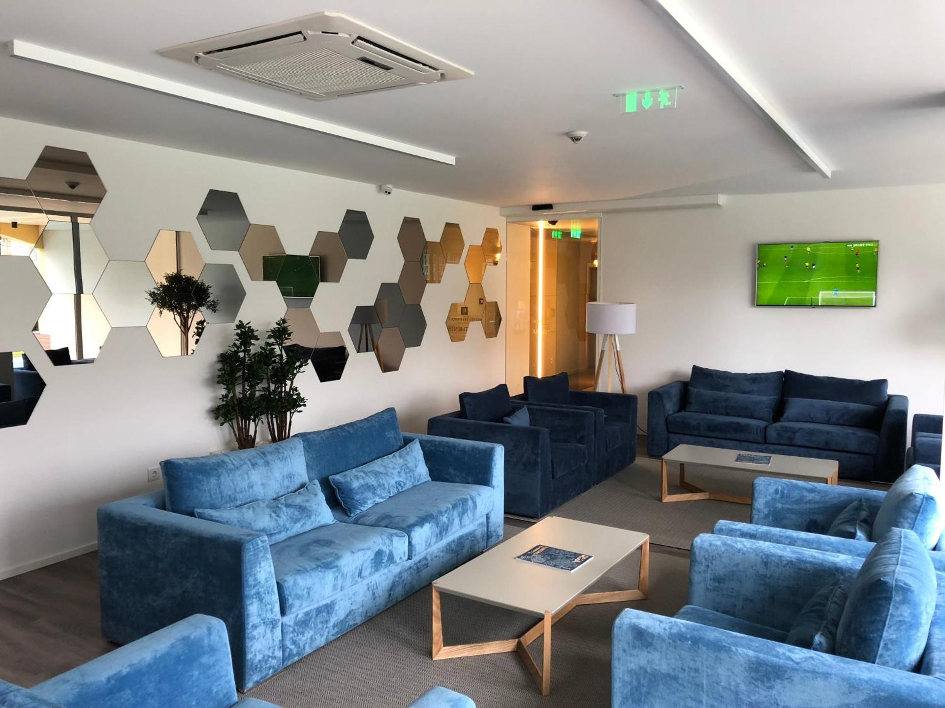 Communal lounge/ TV room