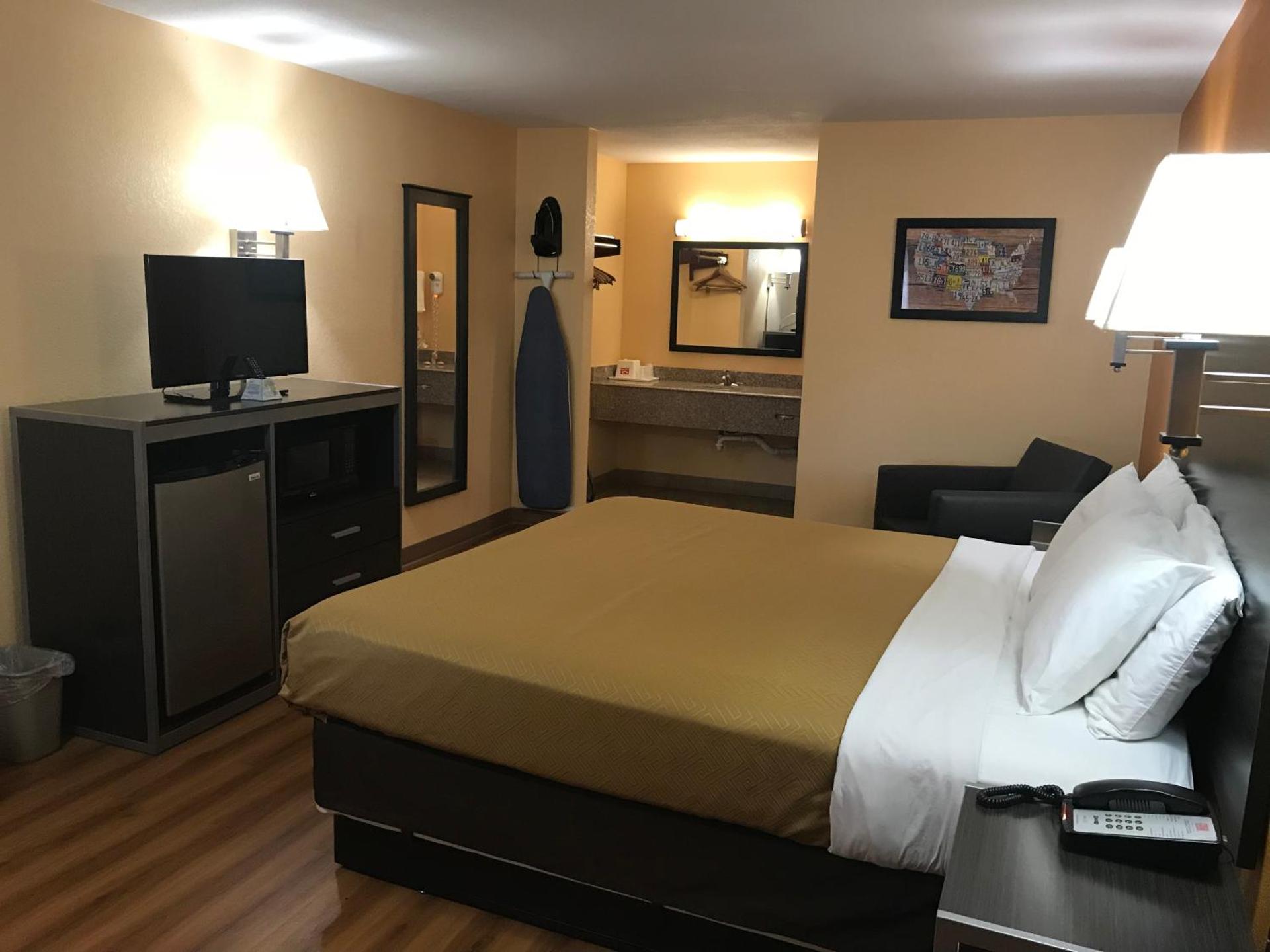 King Room - Non-Smoking