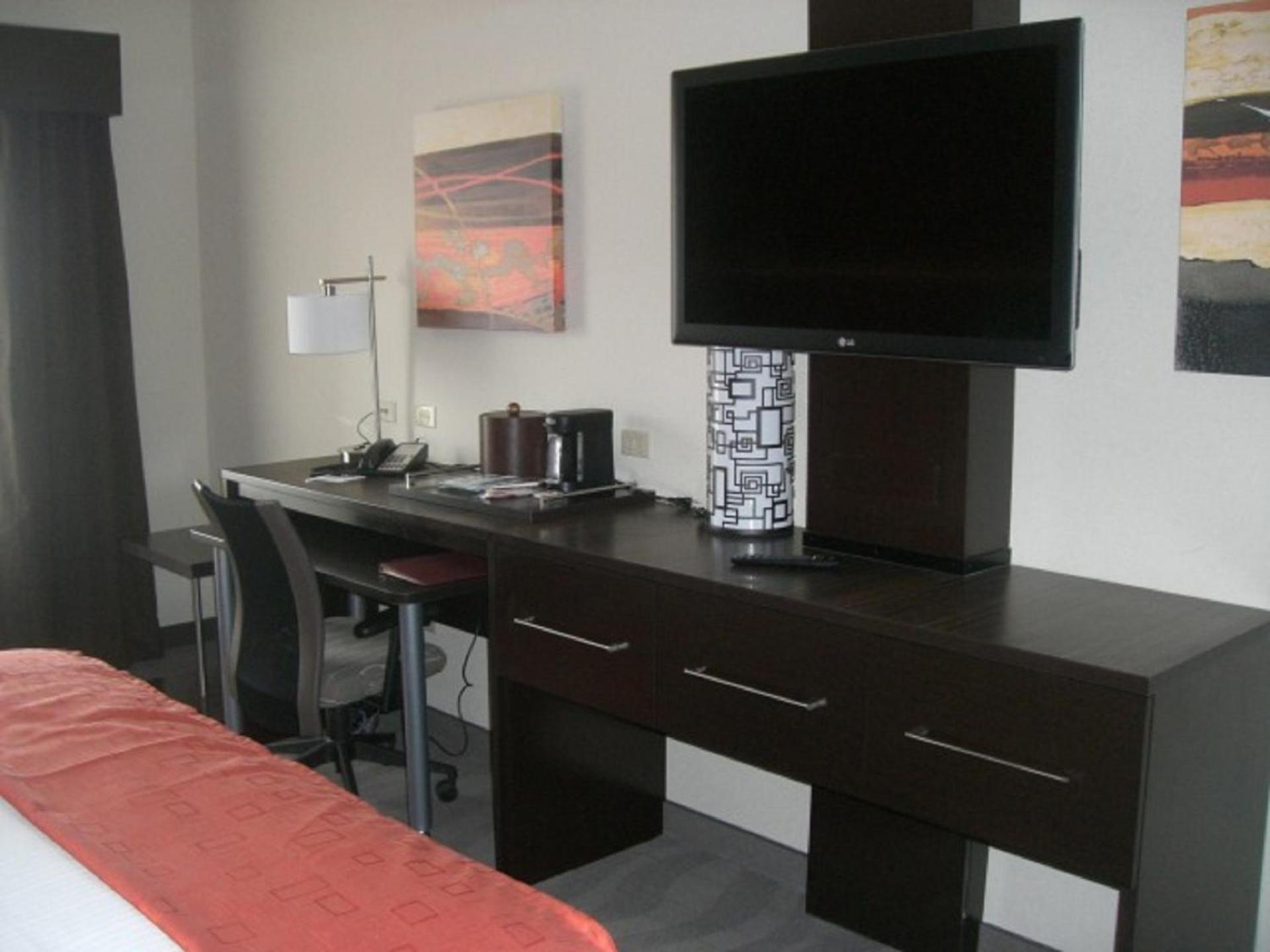 Holiday Inn Express Northwest Maize by IHG