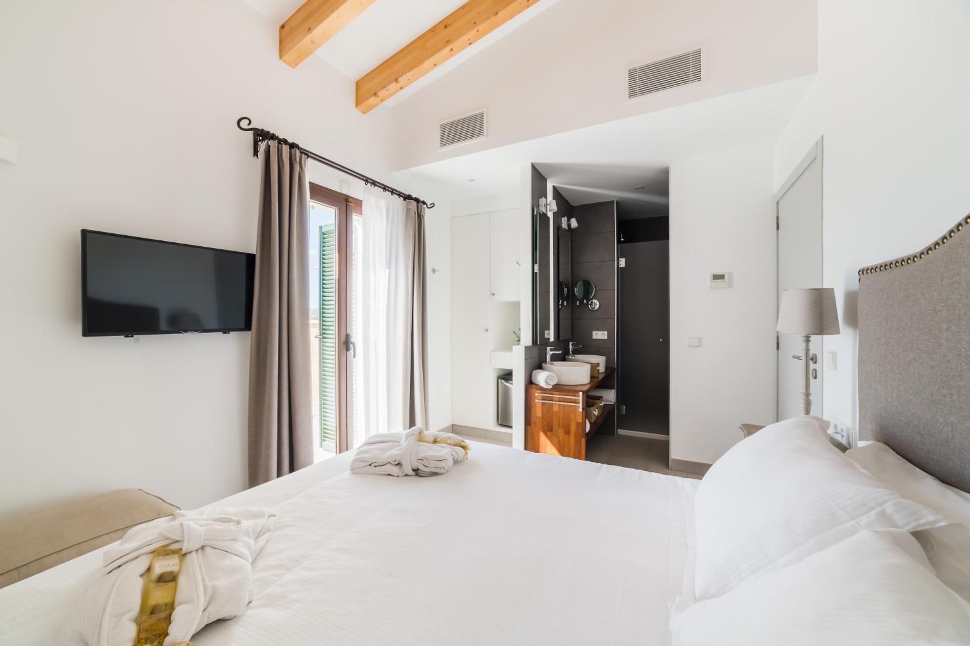 Double or Twin Room with Terrace