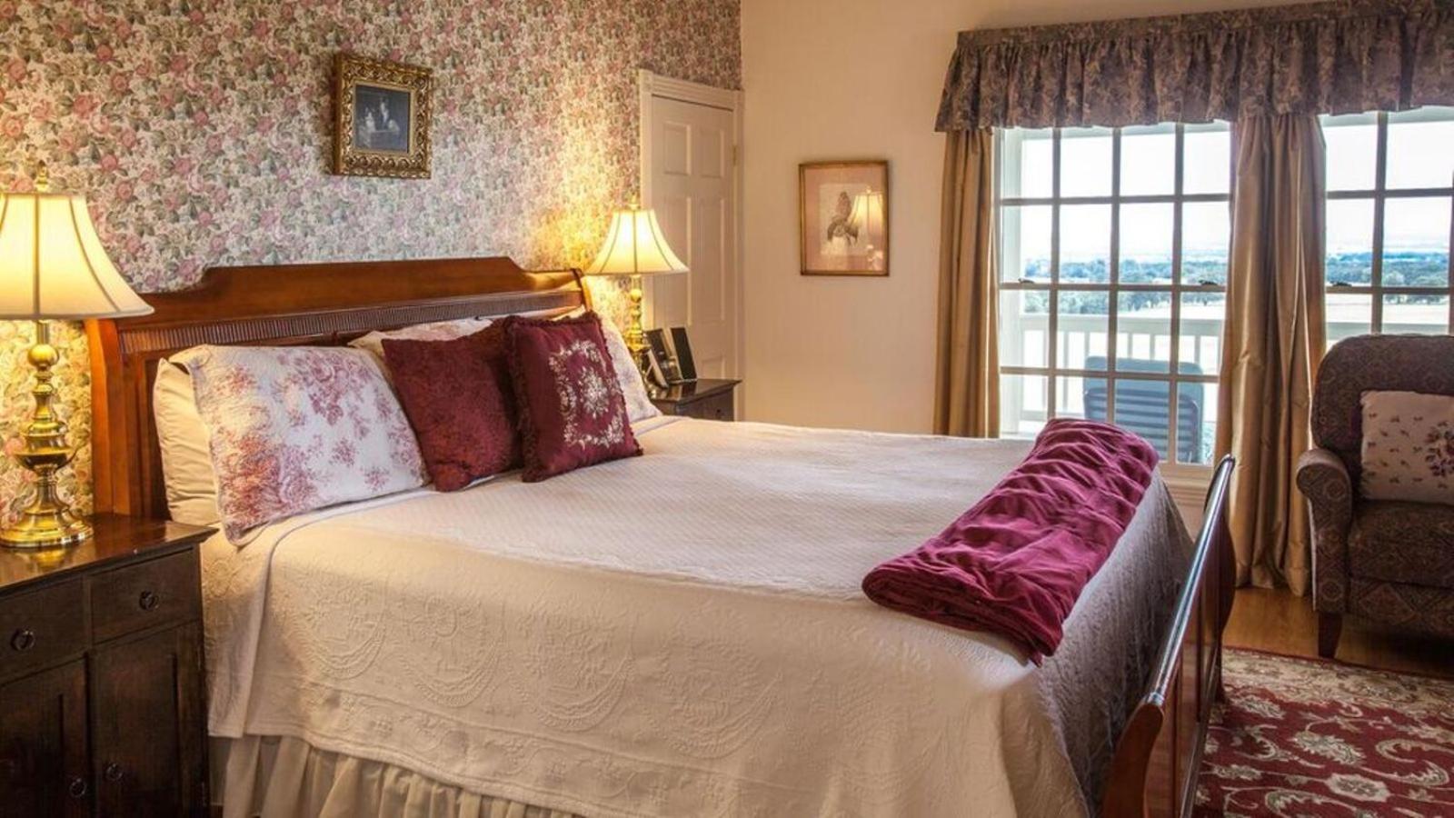 Rose Hill Retreat AAA Four Diamond Inn