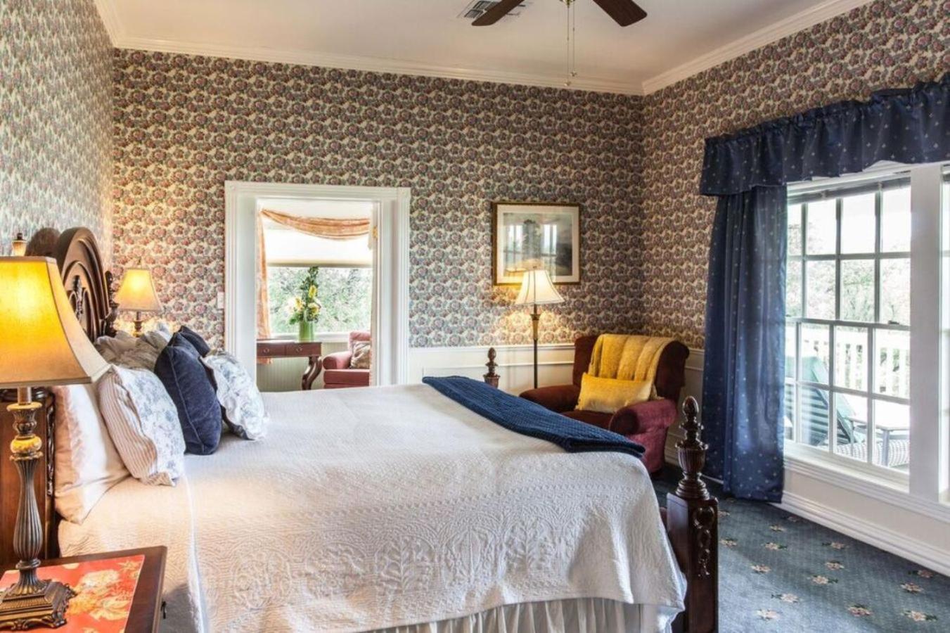 Rose Hill Retreat AAA Four Diamond Inn