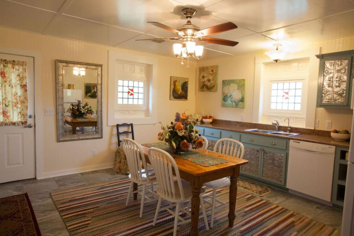 Rose Hill Retreat AAA Four Diamond Inn