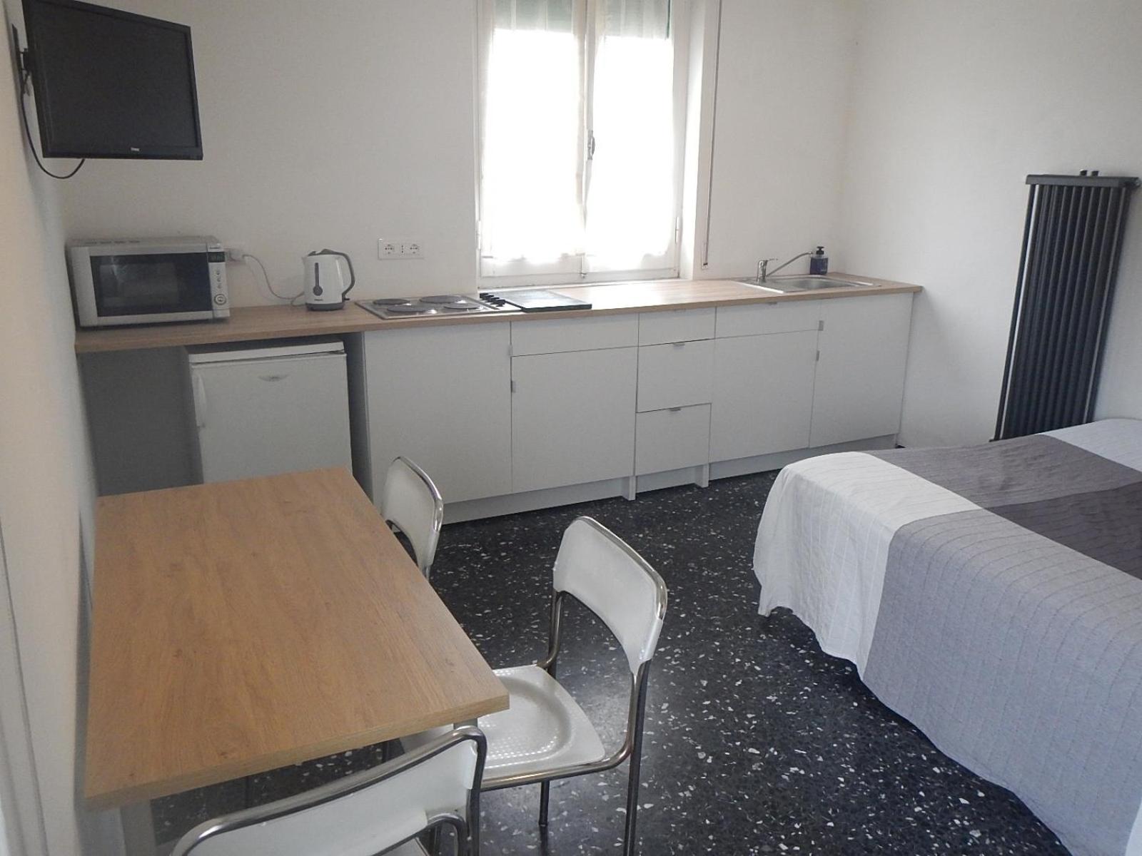 La Pergola Private Parking