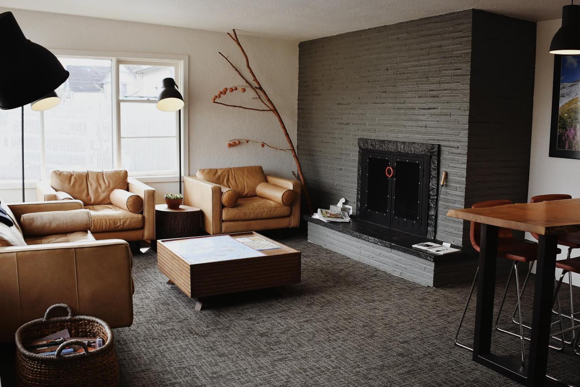 Communal lounge/ TV room