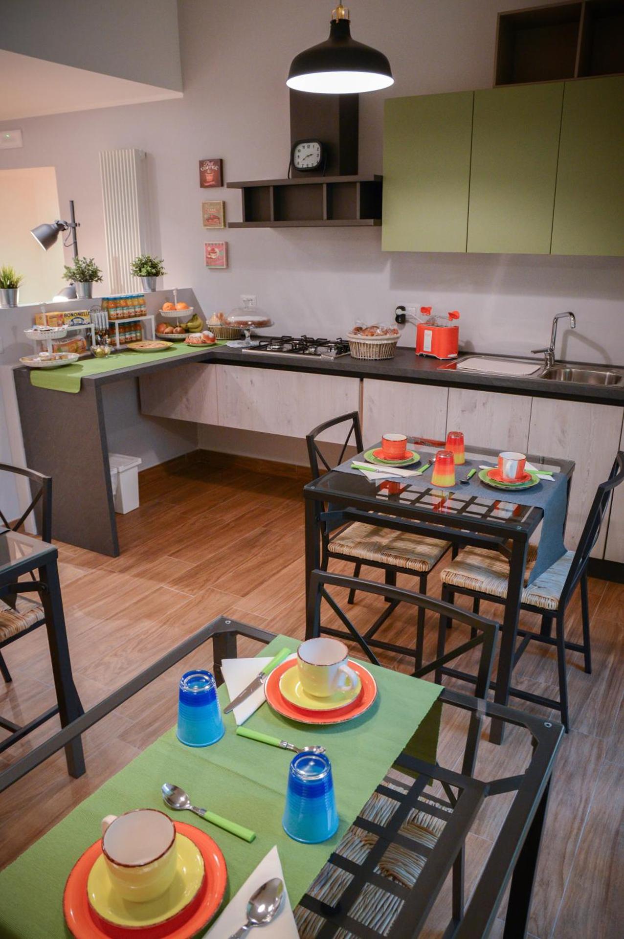 Kitchen or kitchenette