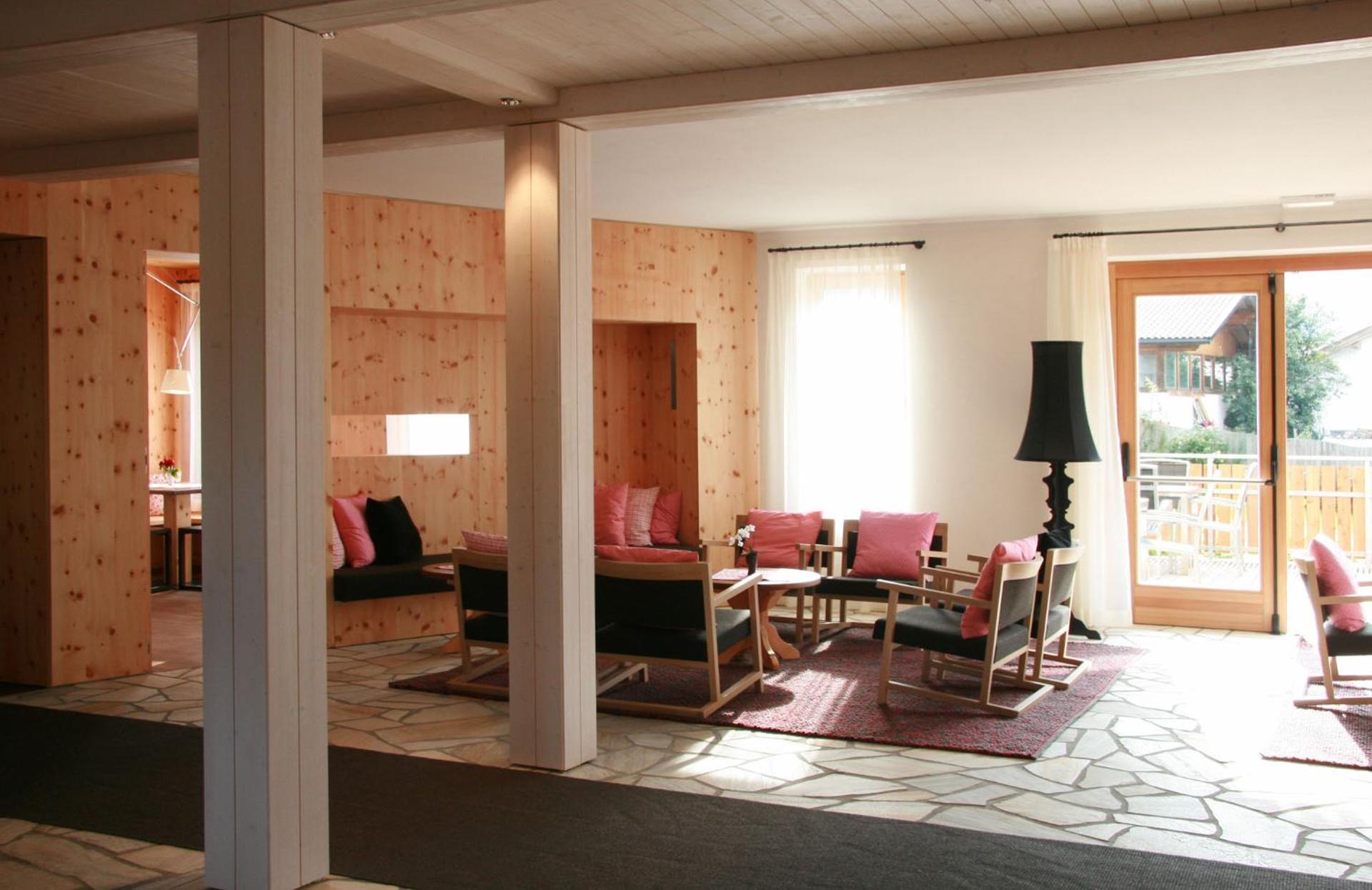 Communal lounge/ TV room