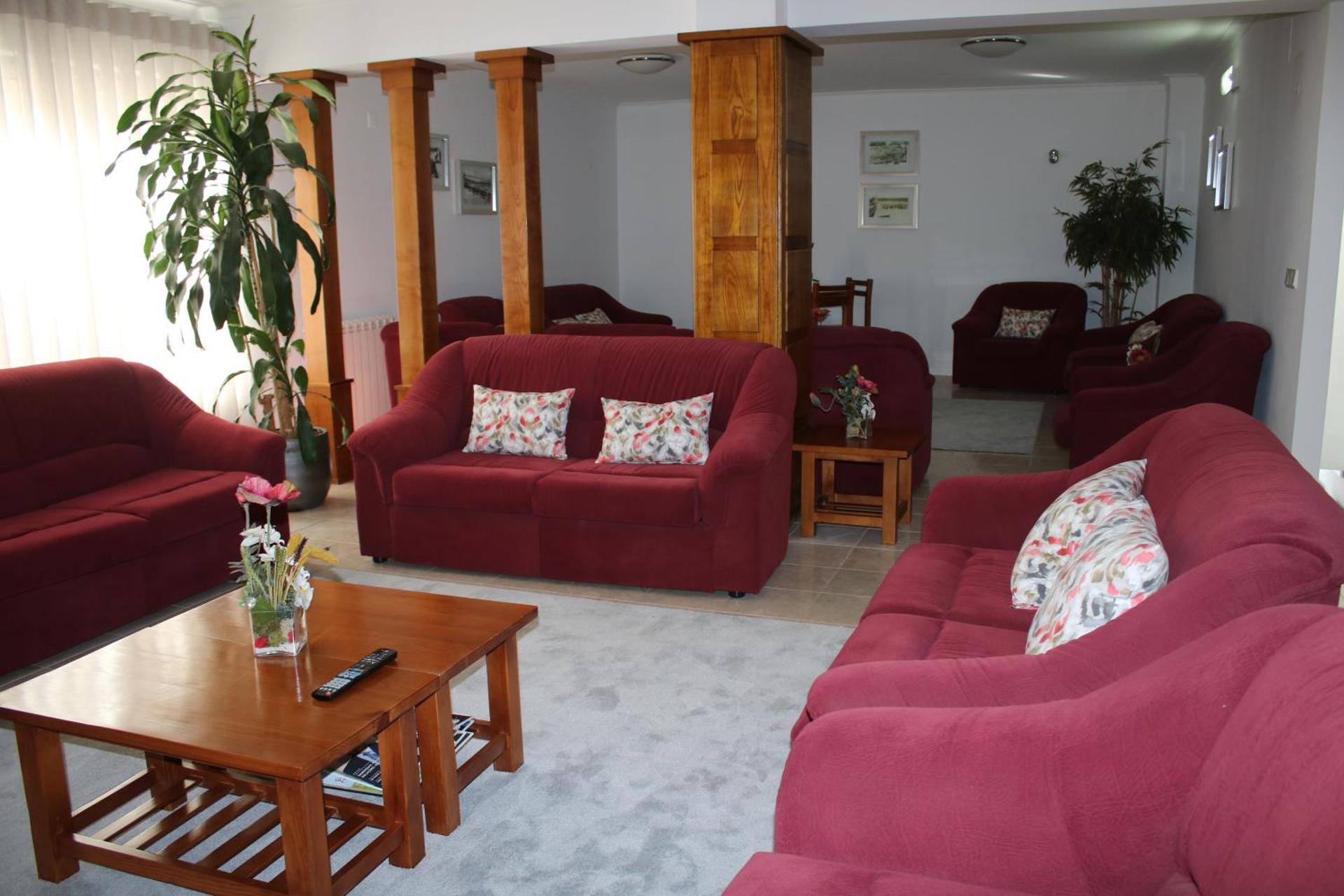 Communal lounge/ TV room