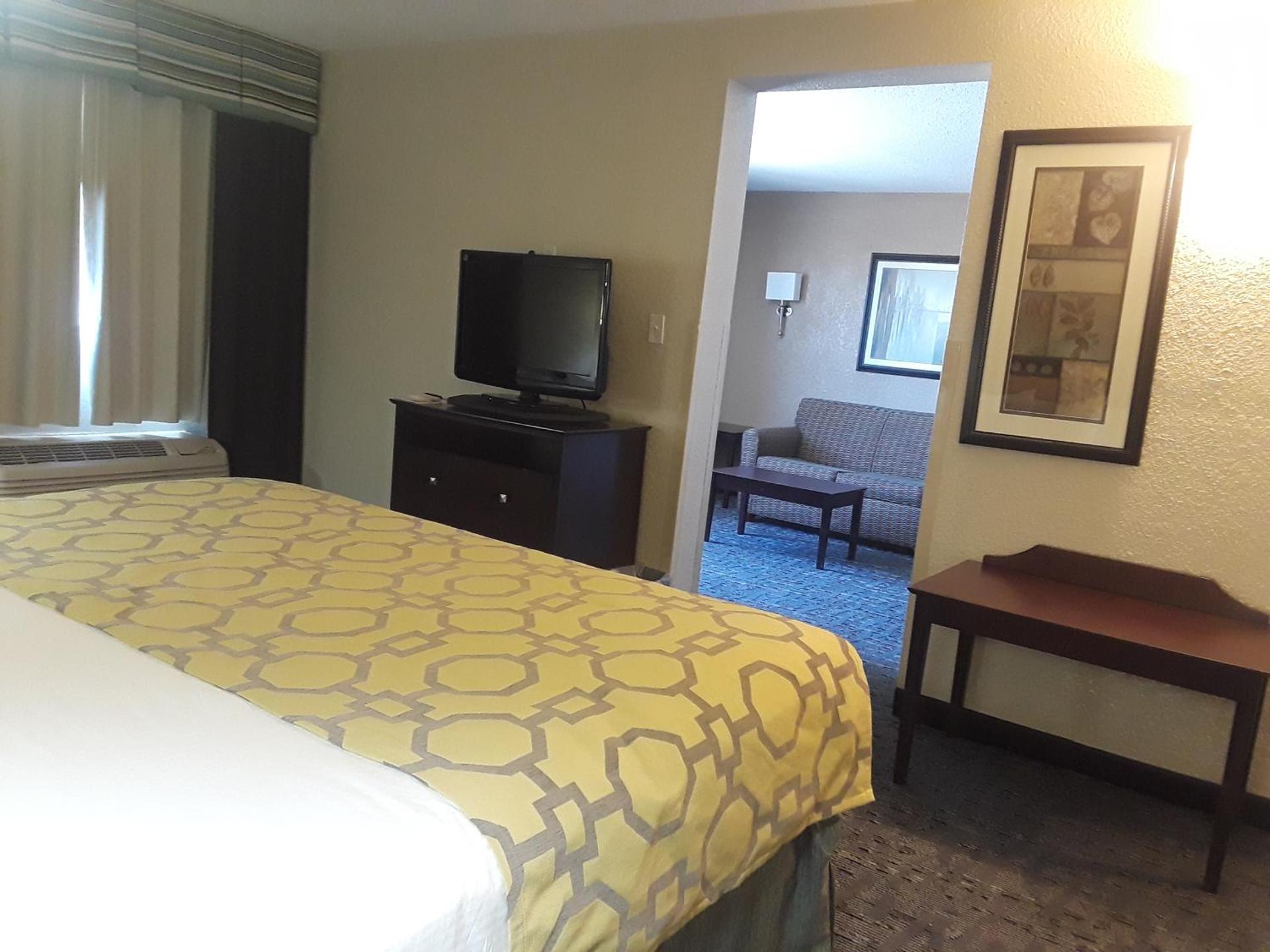 King Suite - Non-Smoking