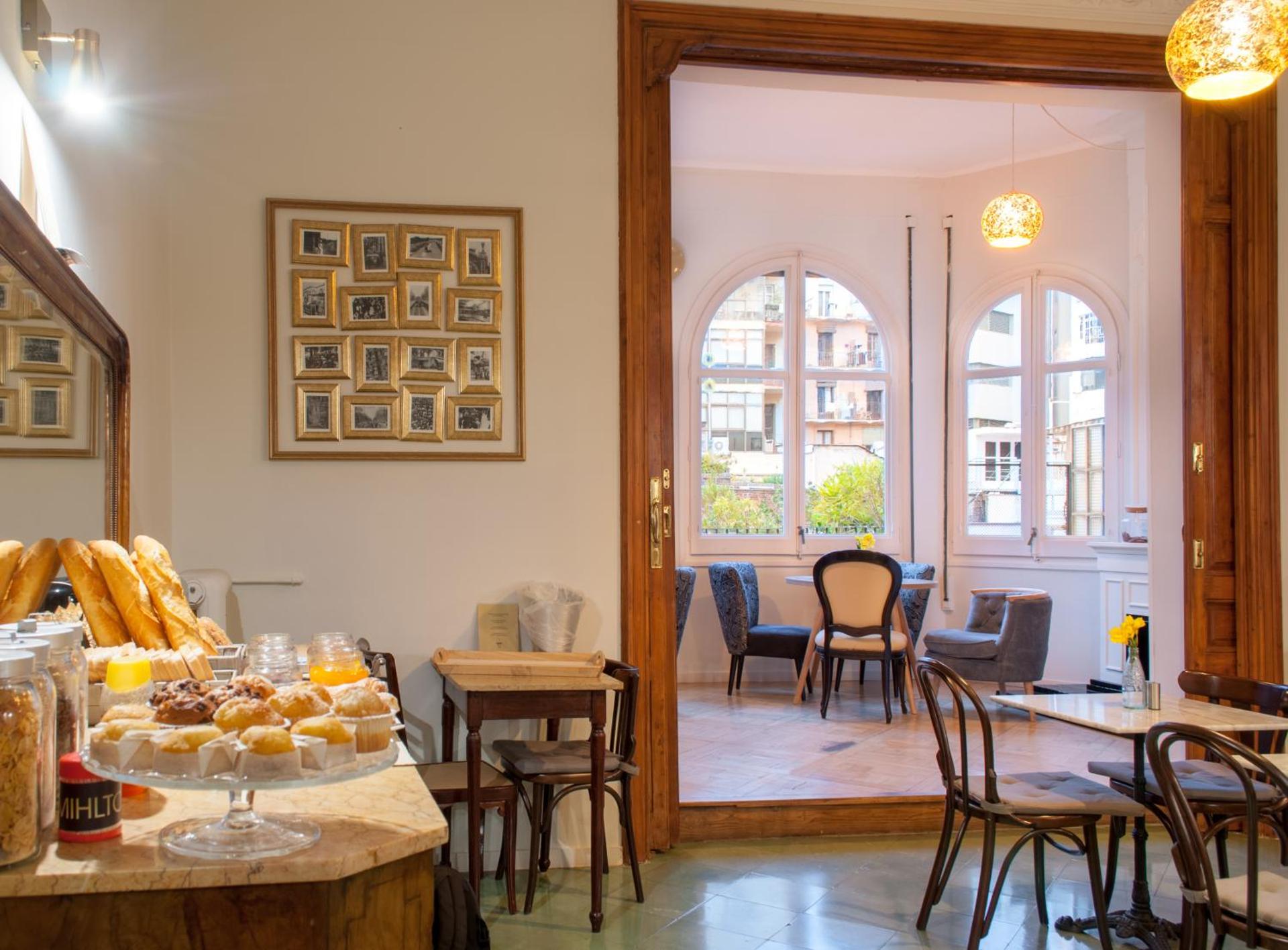 Communal lounge/ TV room