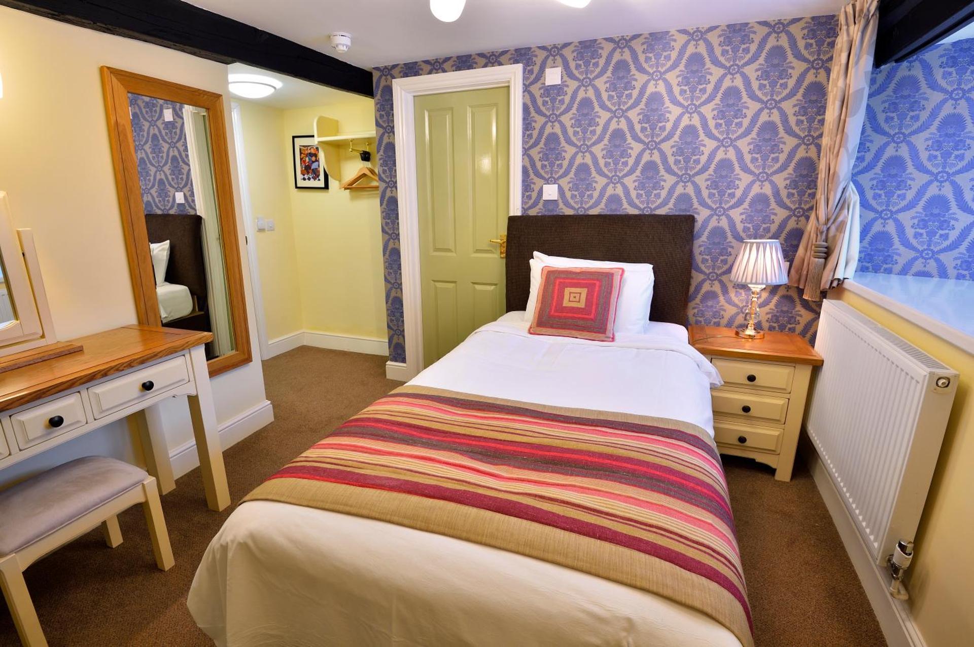 The Royal Victoria and Bull Hotel