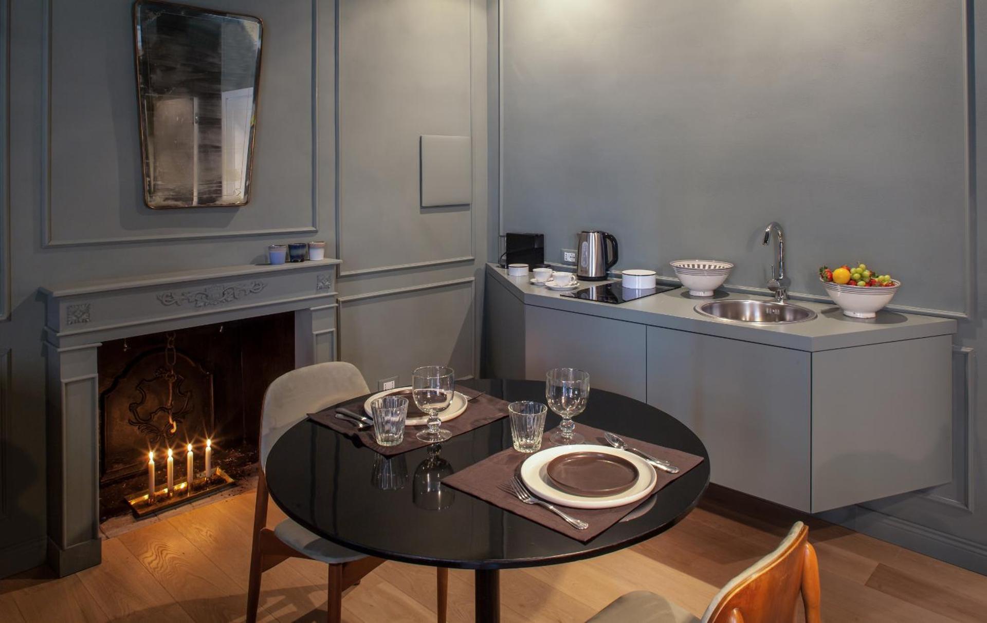 Kitchen or kitchenette