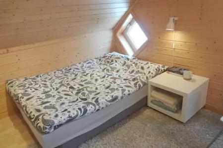 Fully equipped flat, 2 bedrooms, FREE car parking.