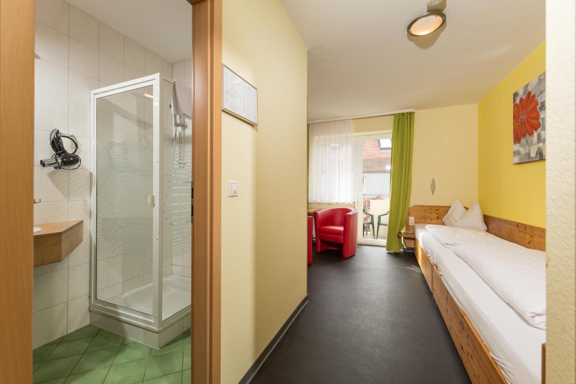 Basic Room with Two Single Beds