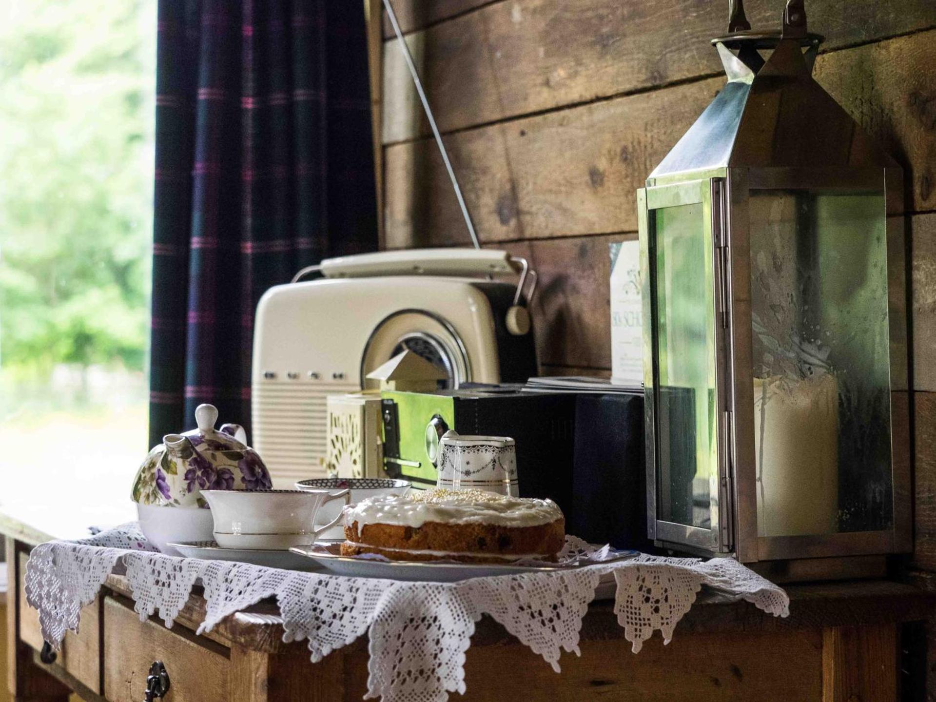 The Old Apple Shed cosy heated cottage in a meadow close to the charming village of Bethersden