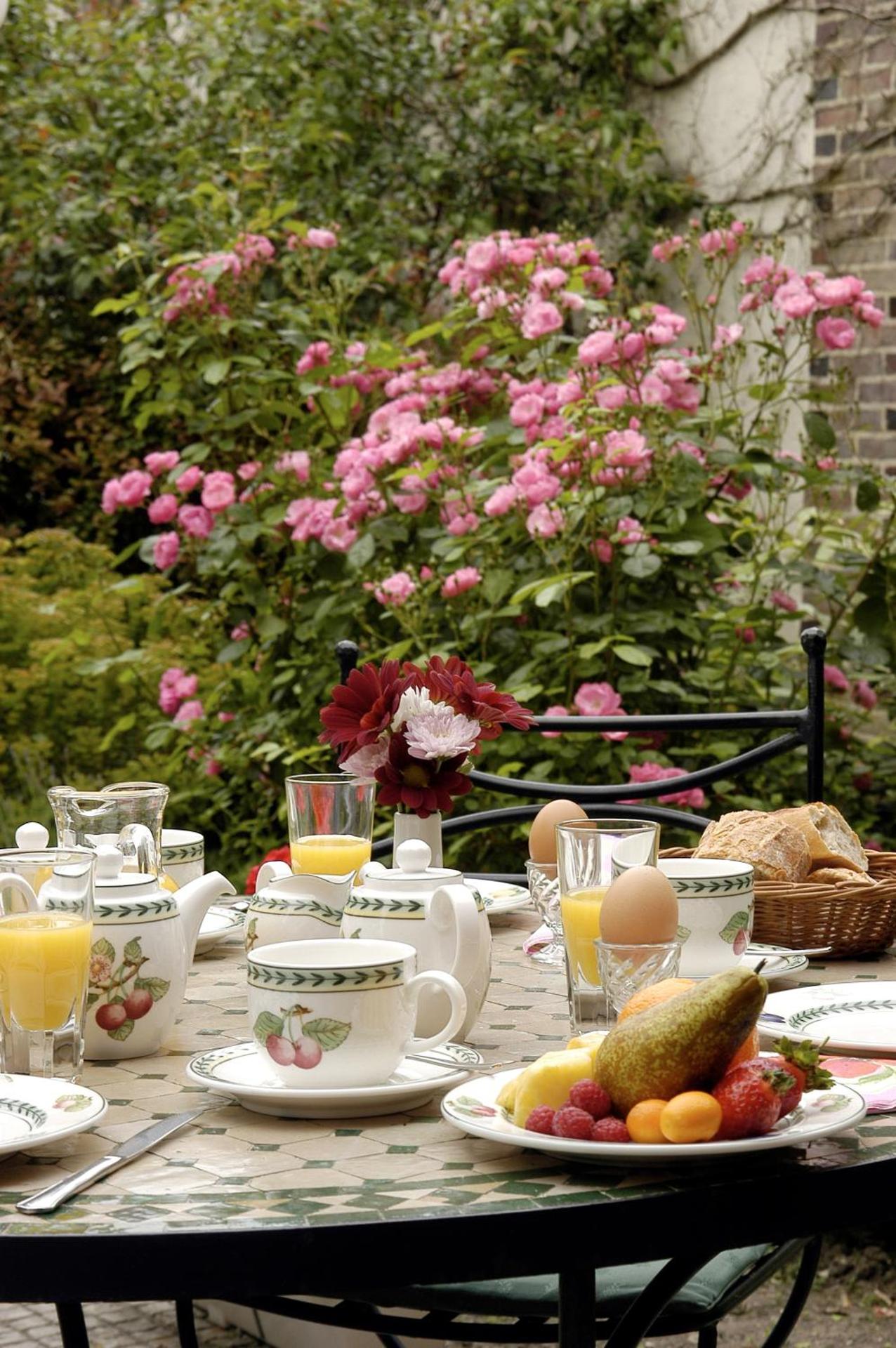 LOGIS - Hôtel Restaurant Les Tilleuls