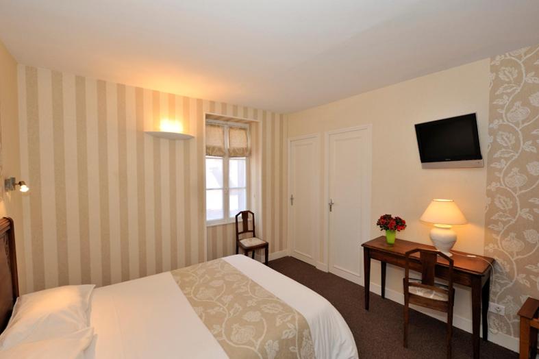 LOGIS - Hôtel Restaurant Les Tilleuls