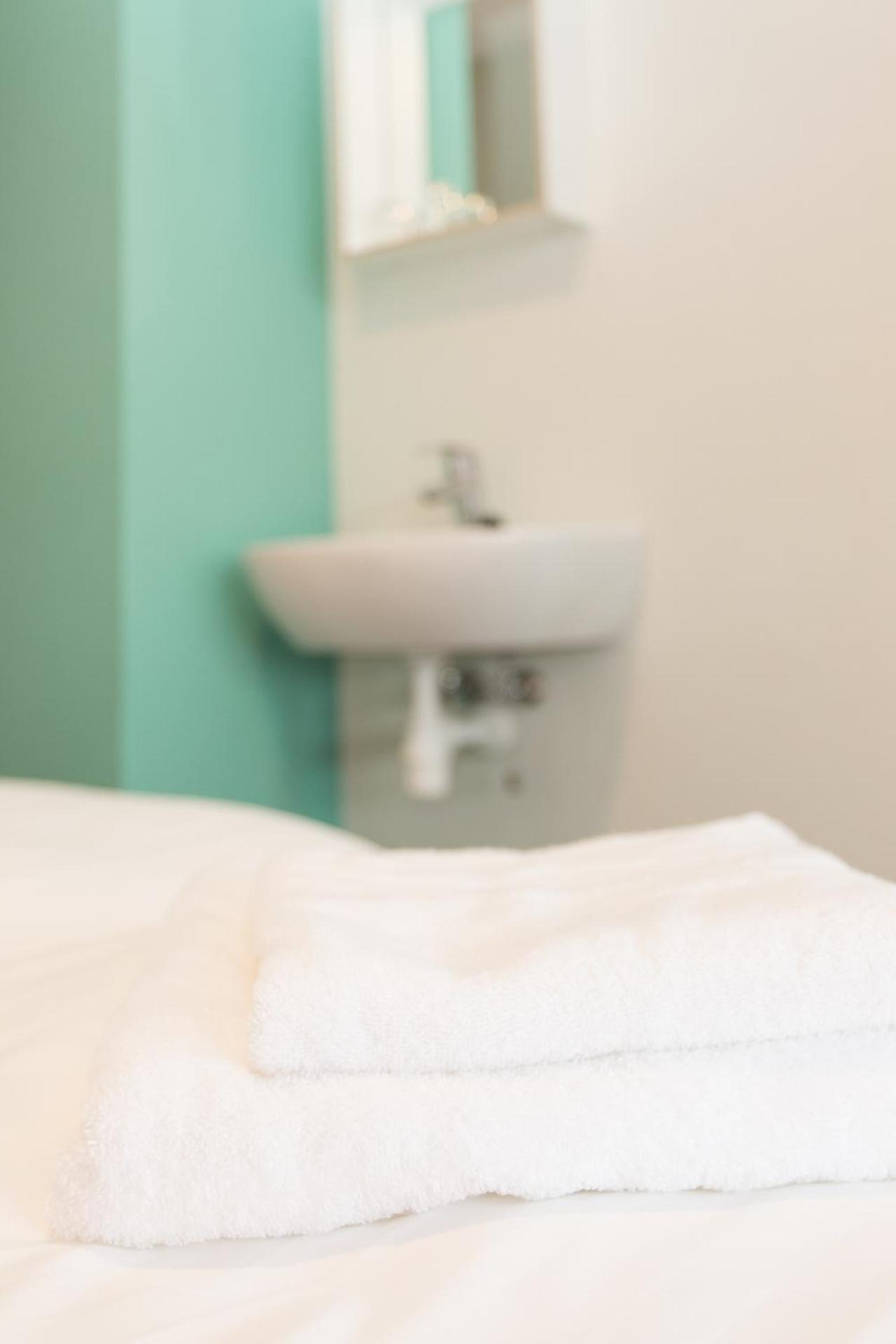 Four people basic room