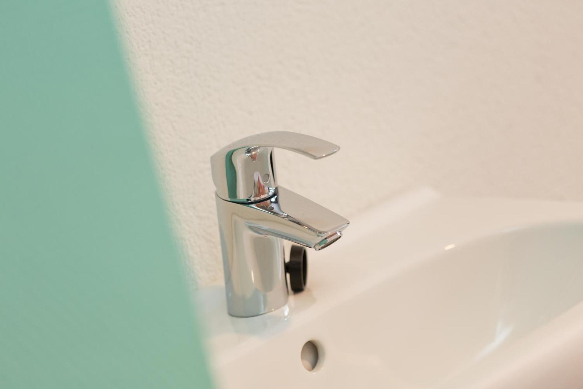 Four people basic room