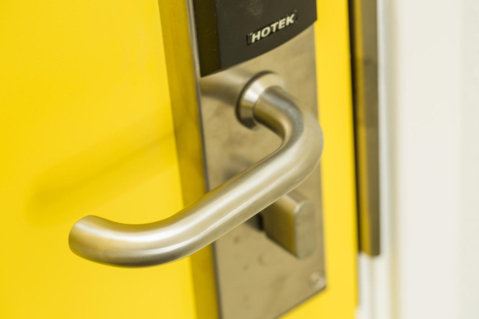 Six-Person basic Room