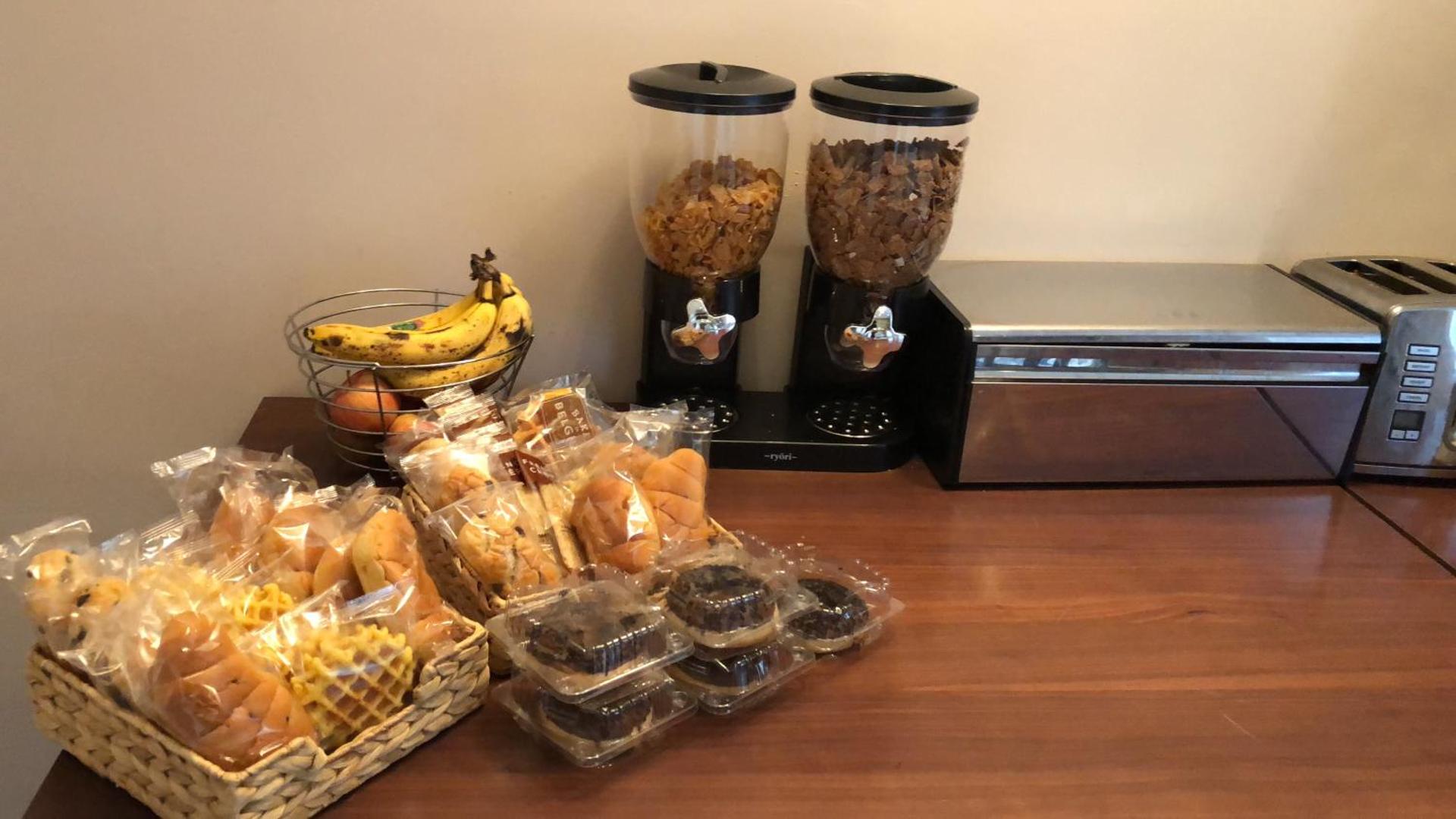 Coffee/tea facilities