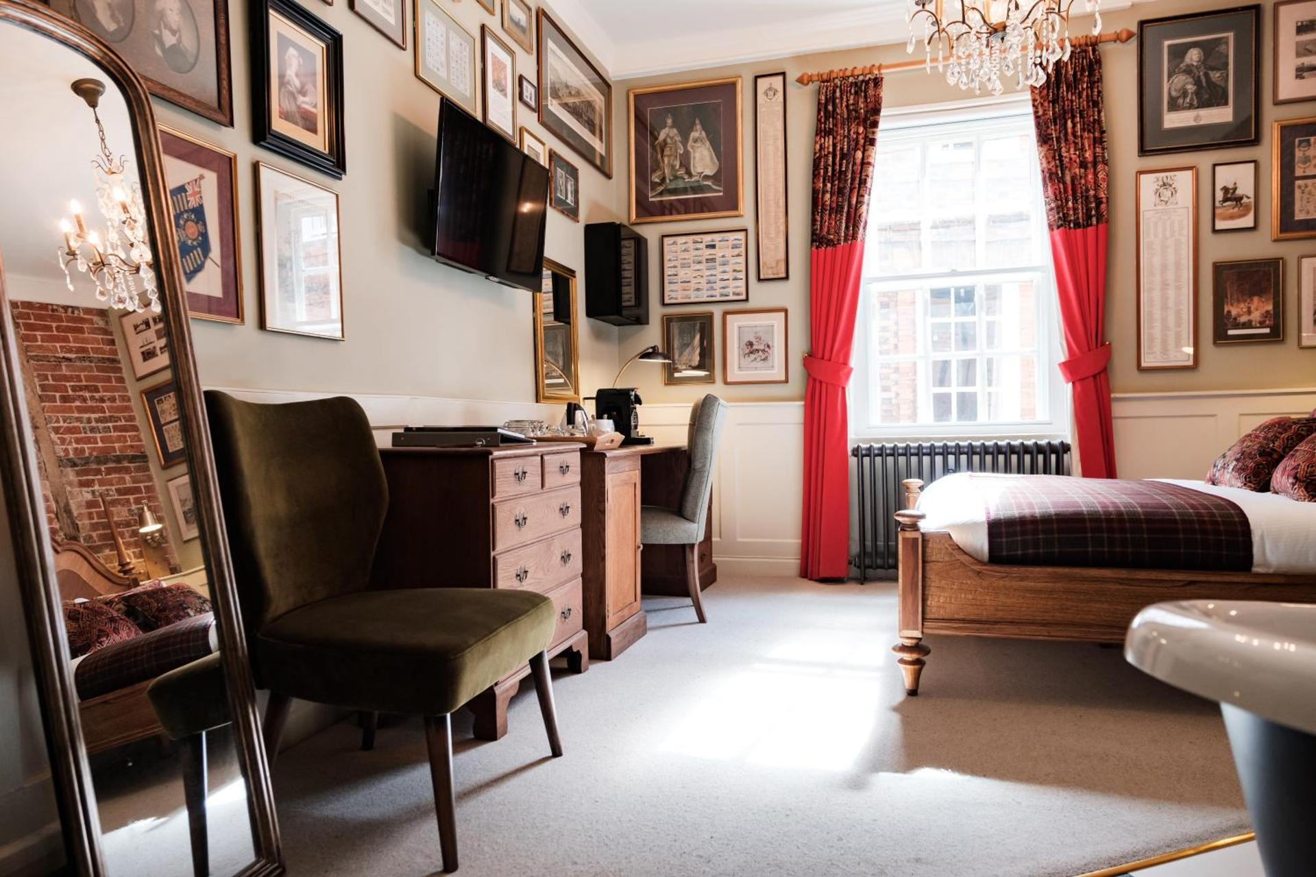 Photo of the whole room