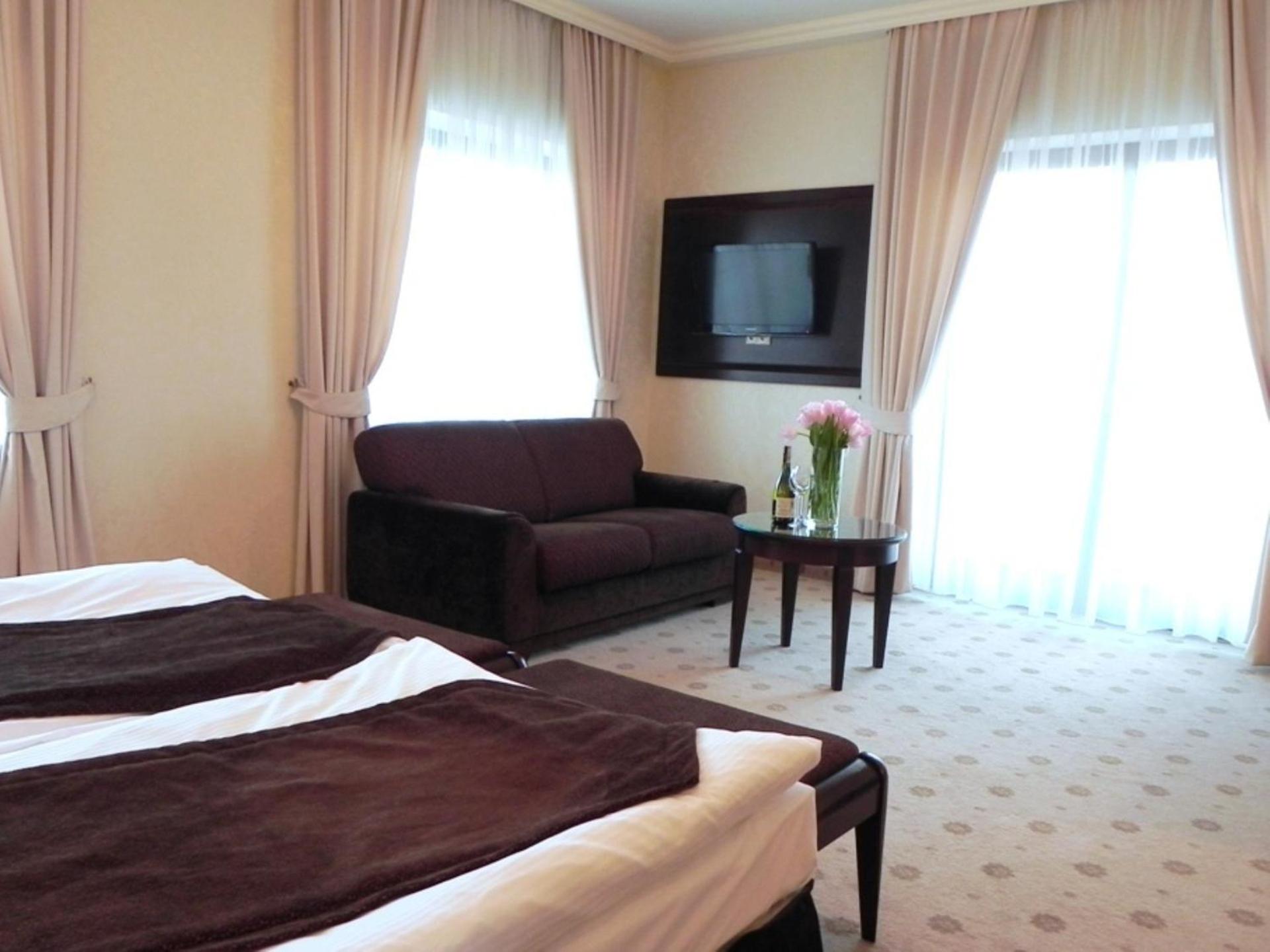 Photo of the whole room