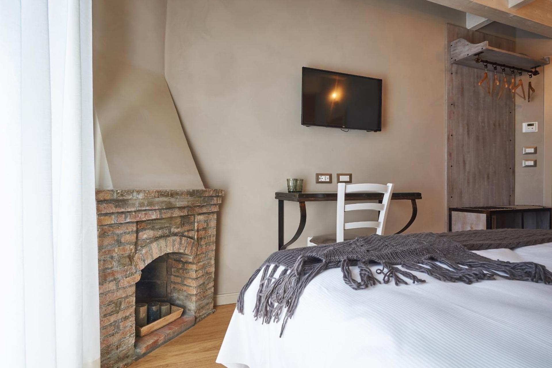 Standard Double or Twin Room with Mountain View