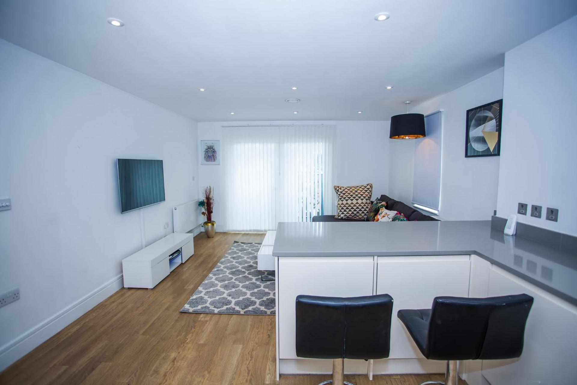 PRESTIGE 2 BED BALCONY APARTMENT