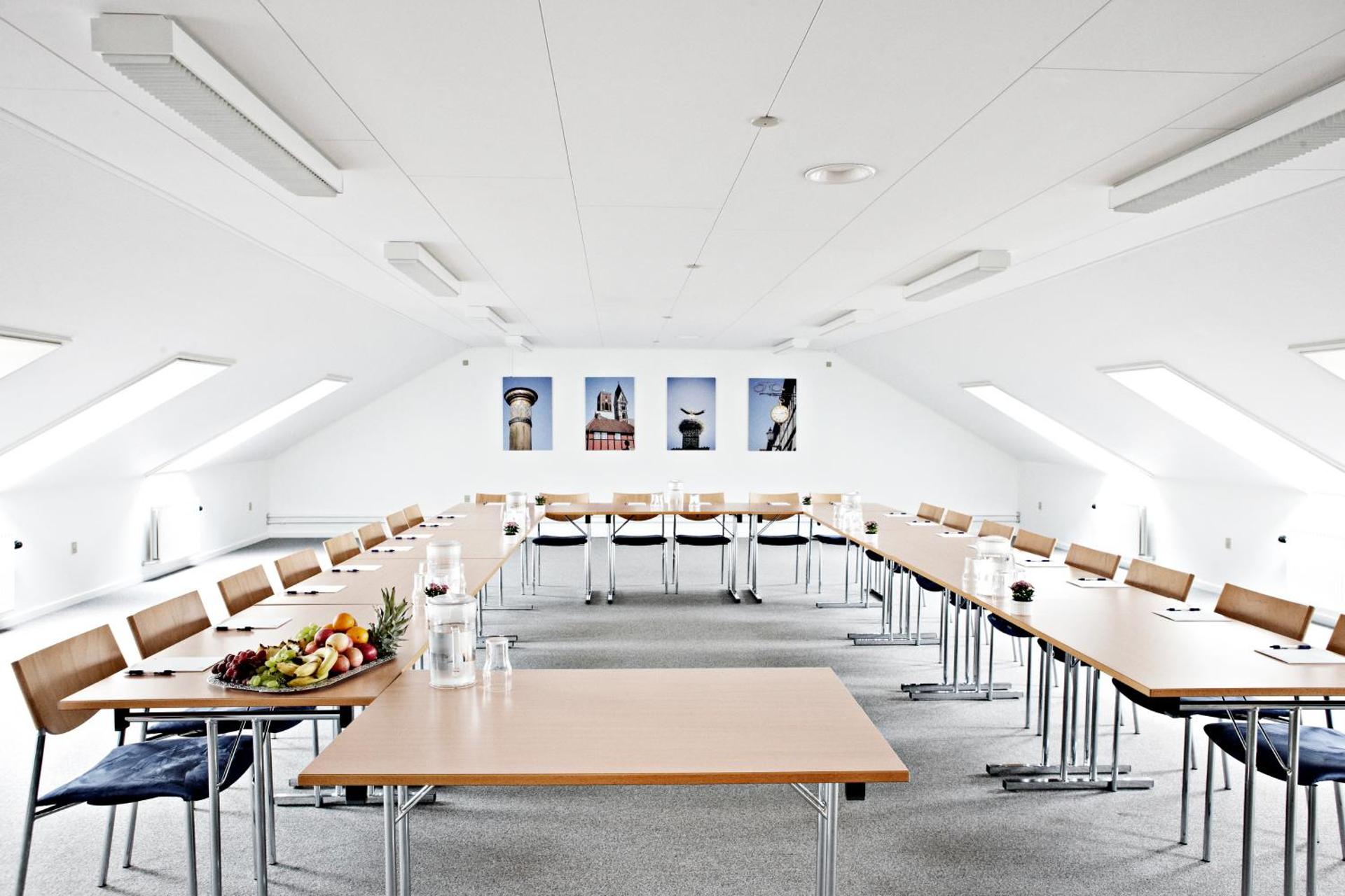 Meeting/conference room