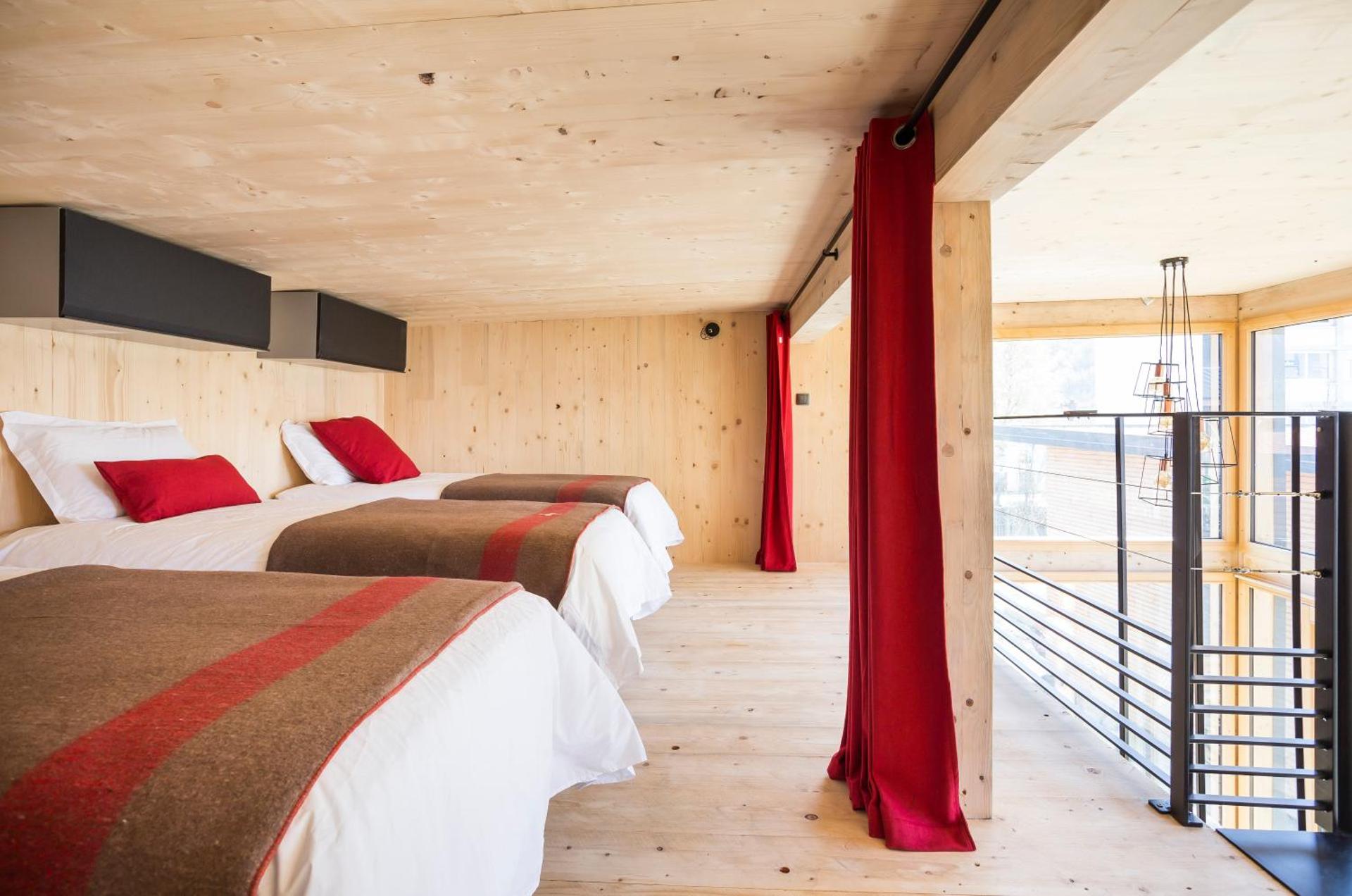 Les Lodges, by Refuges en ville