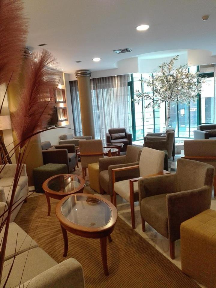 Communal lounge/ TV room