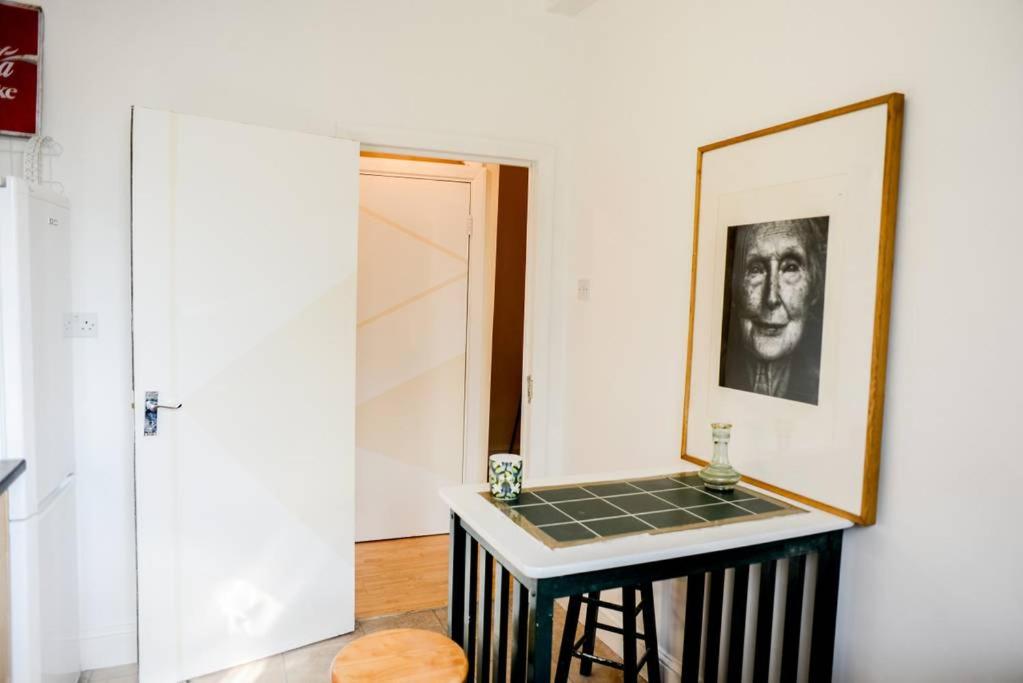 London's Central East End 2 Bedroom City Apartments