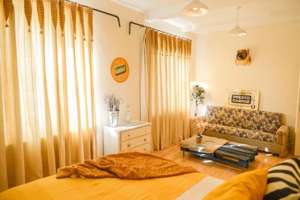 London's Central East End 2 Bedroom City Apartments