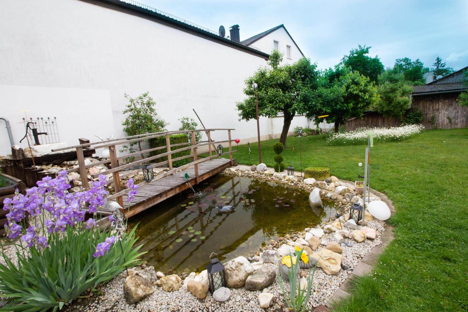 Pension Eichschmid / Röll´n Biergarten