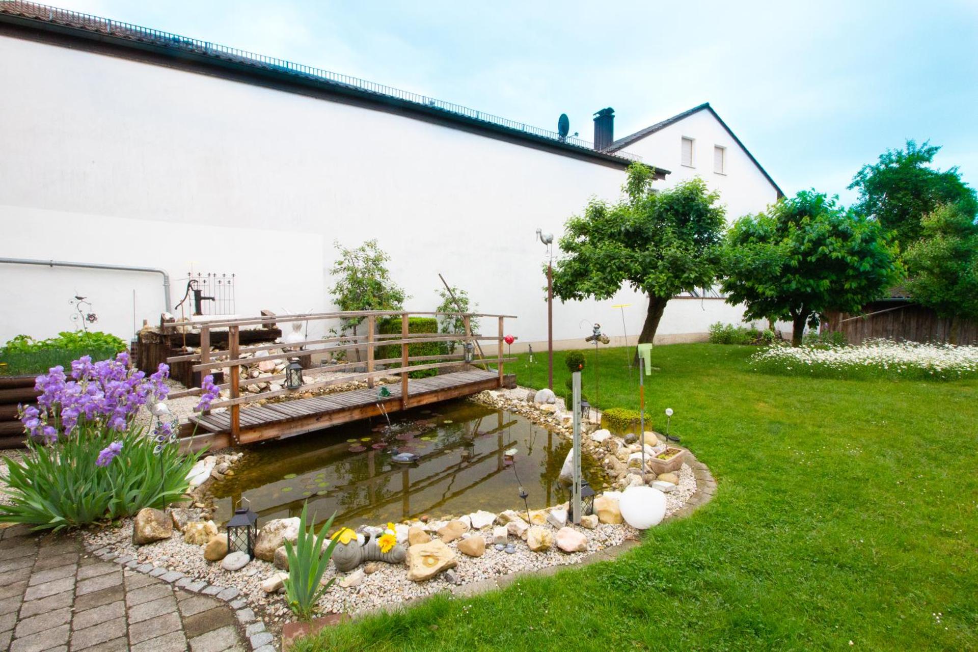 Pension Eichschmid / Röll´n Biergarten