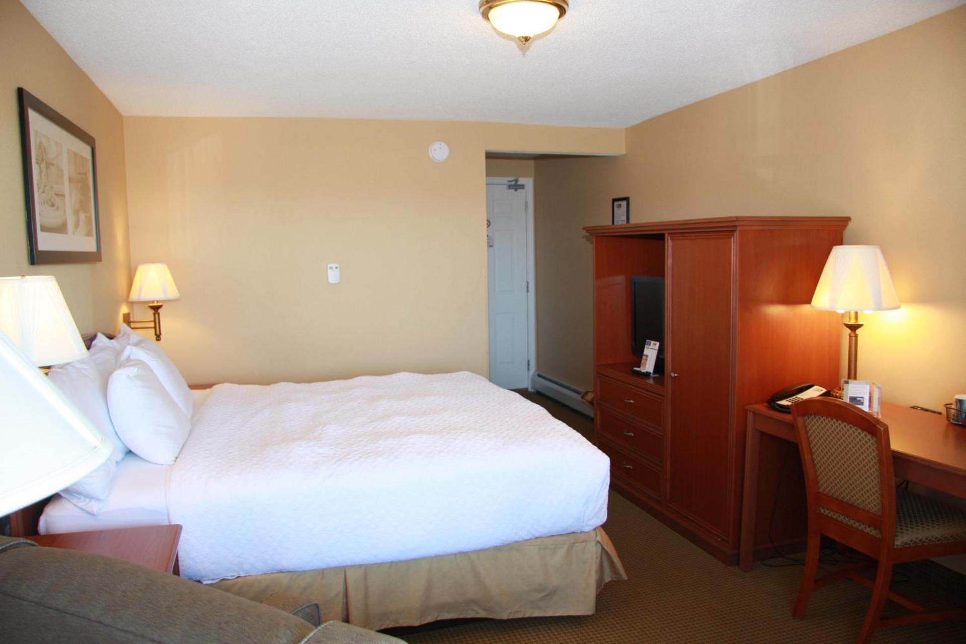 Budget Host Inn & Suites