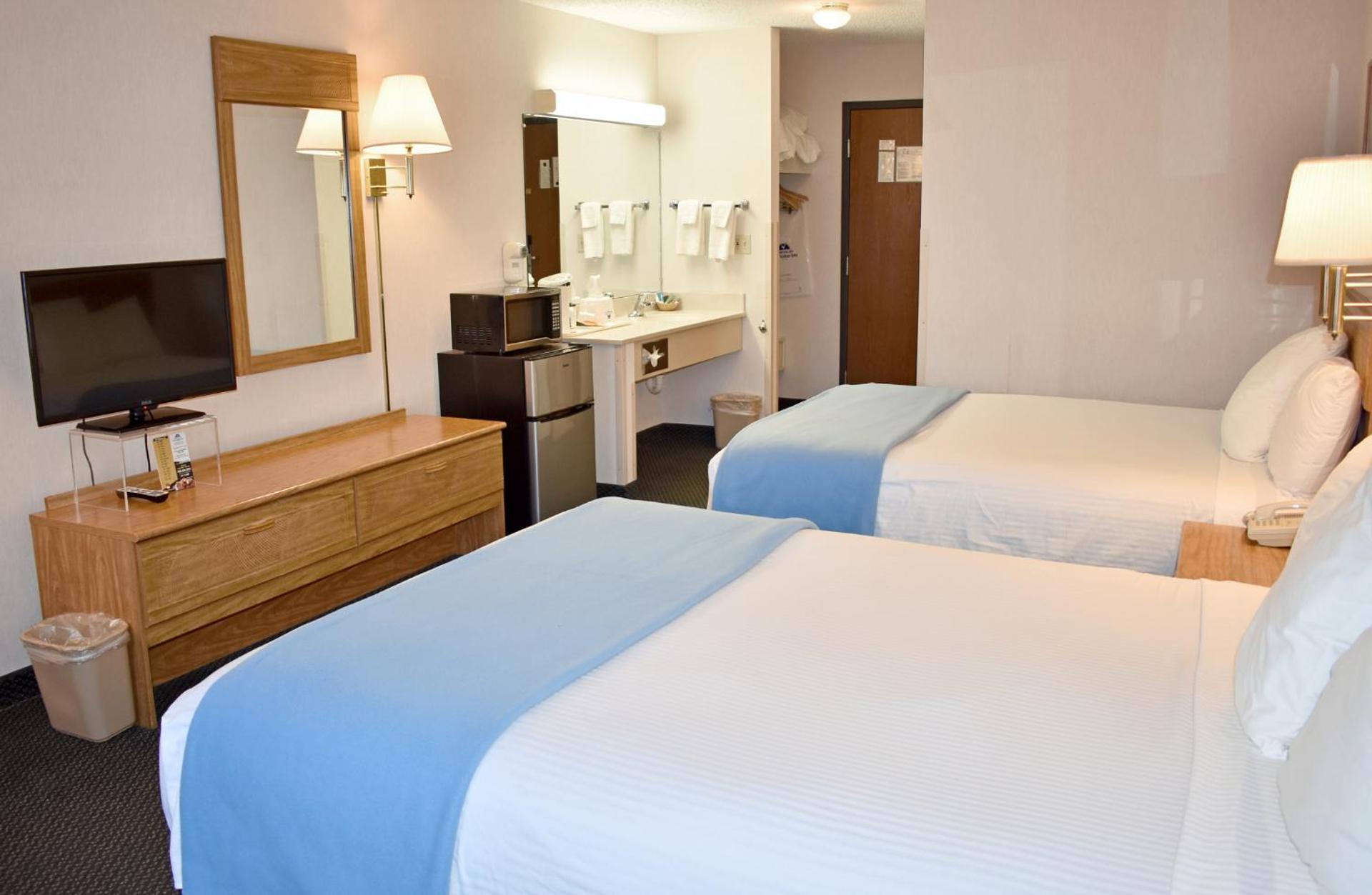 Americas Best Value Inn & Suites - Tahquamenon Country