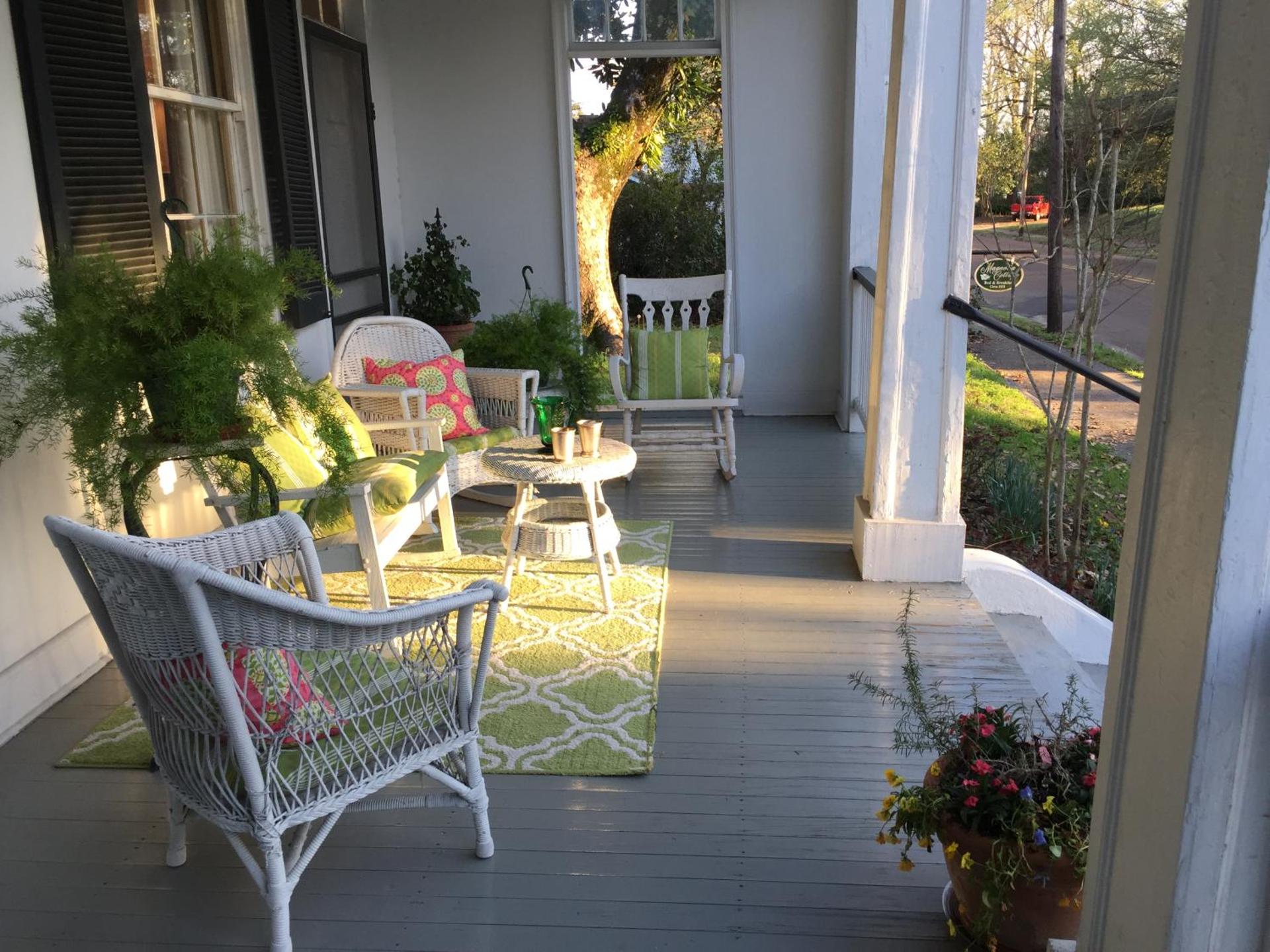 Magnolia Cottage Bed and Breakfast